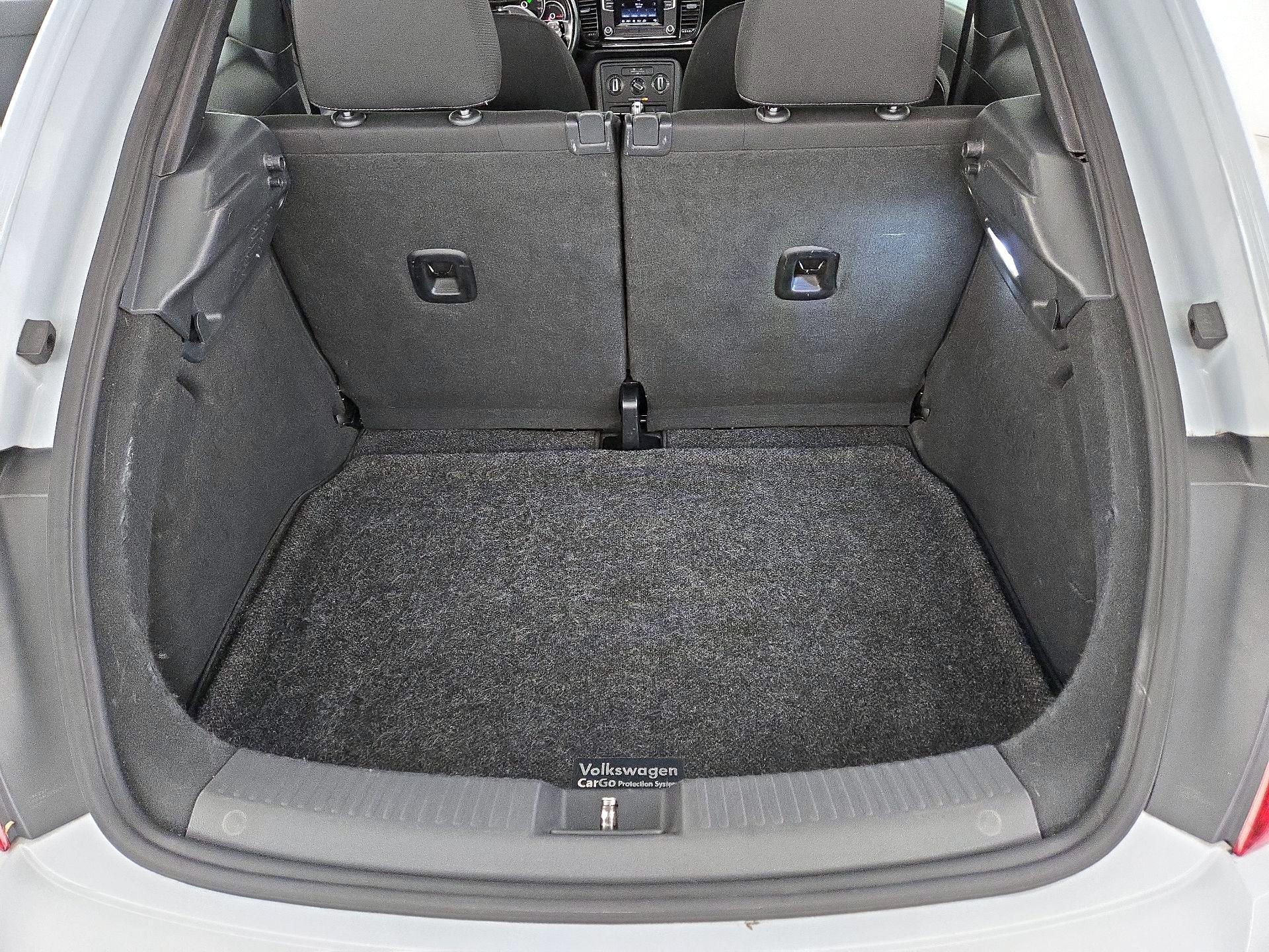 Thumbnail: 2017 Volkswagen Beetle - 20