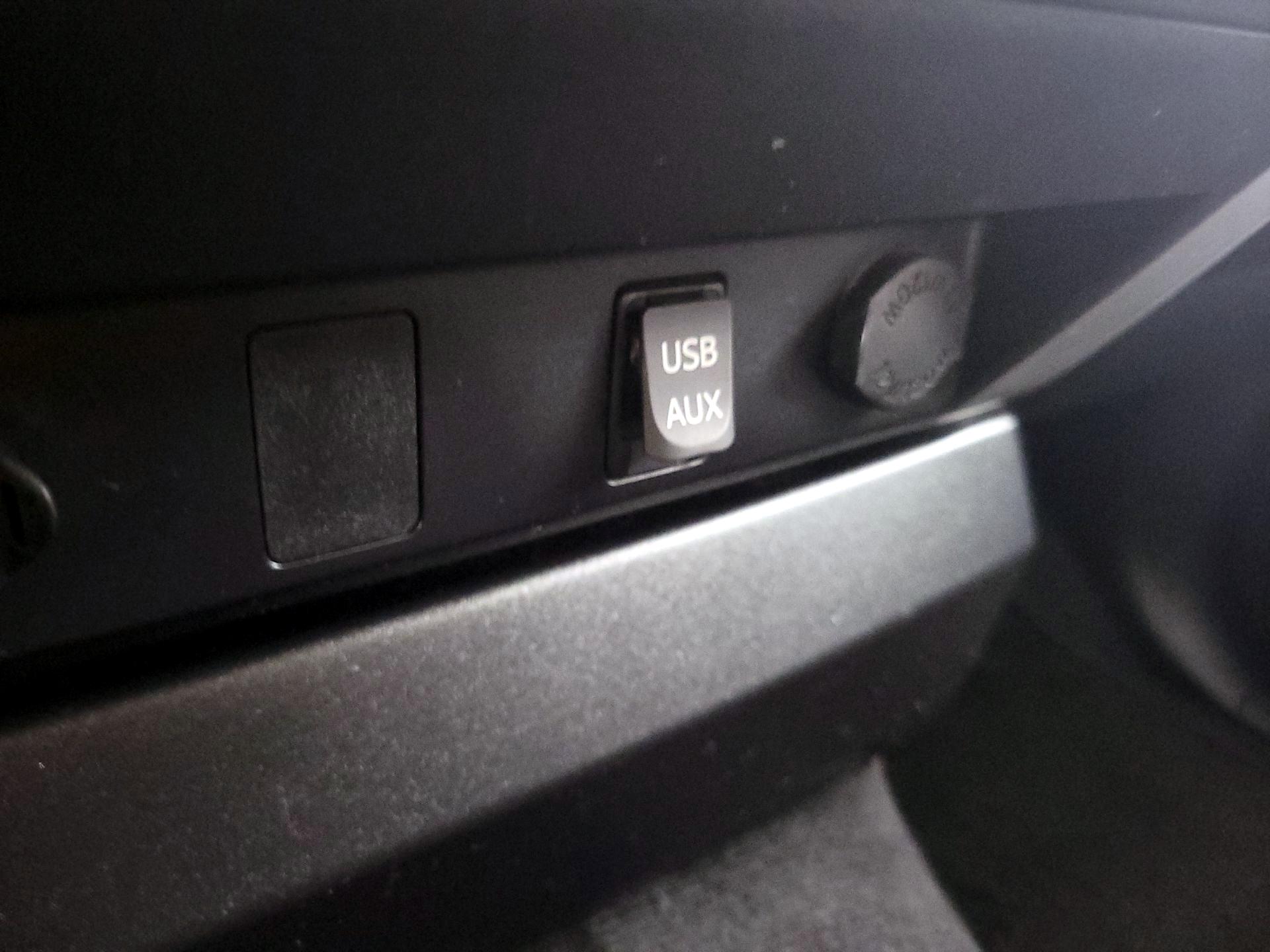 Thumbnail: 2016 Toyota Tundra - 18