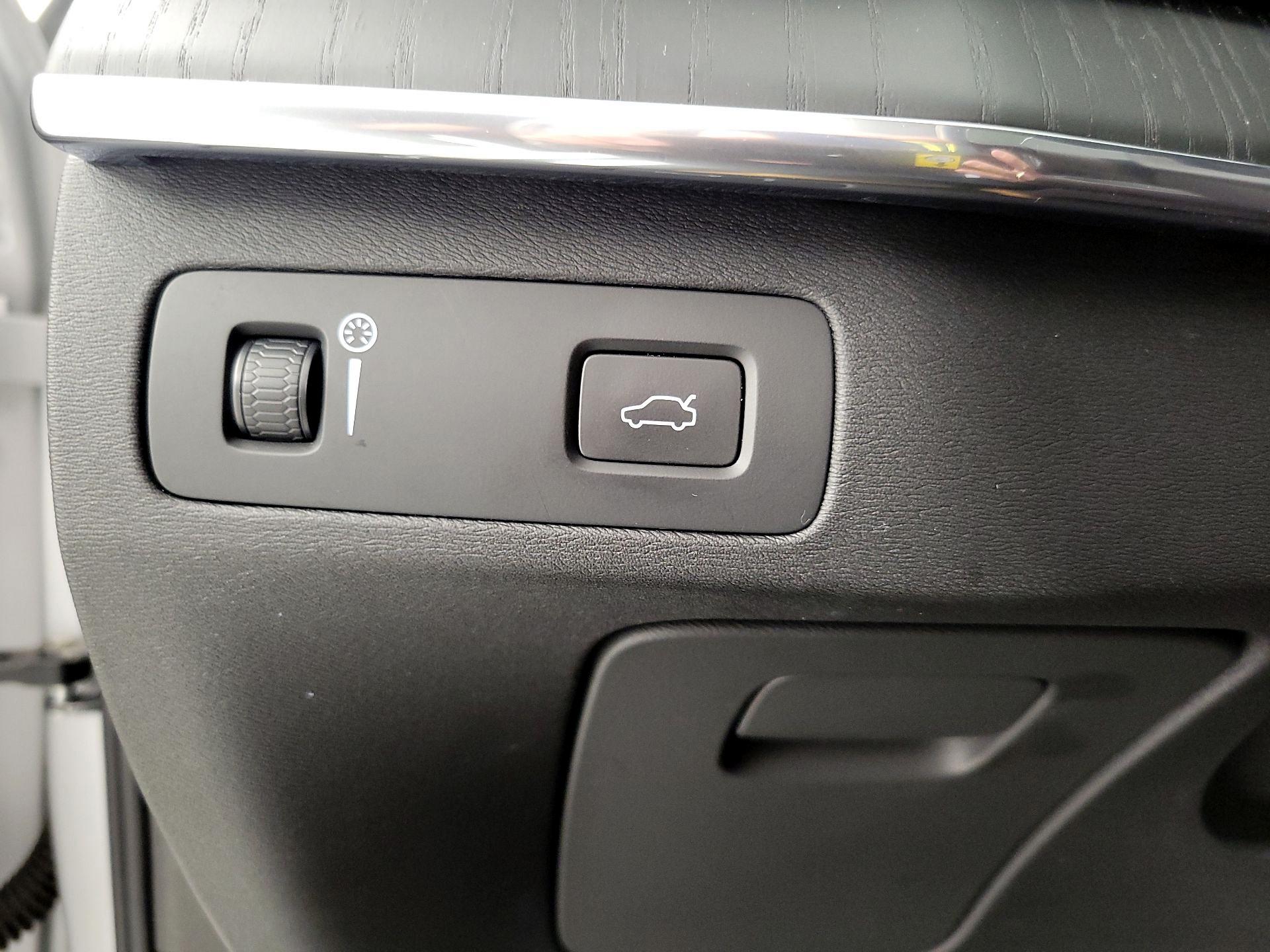 Thumbnail: 2020 Volvo XC90 - 13