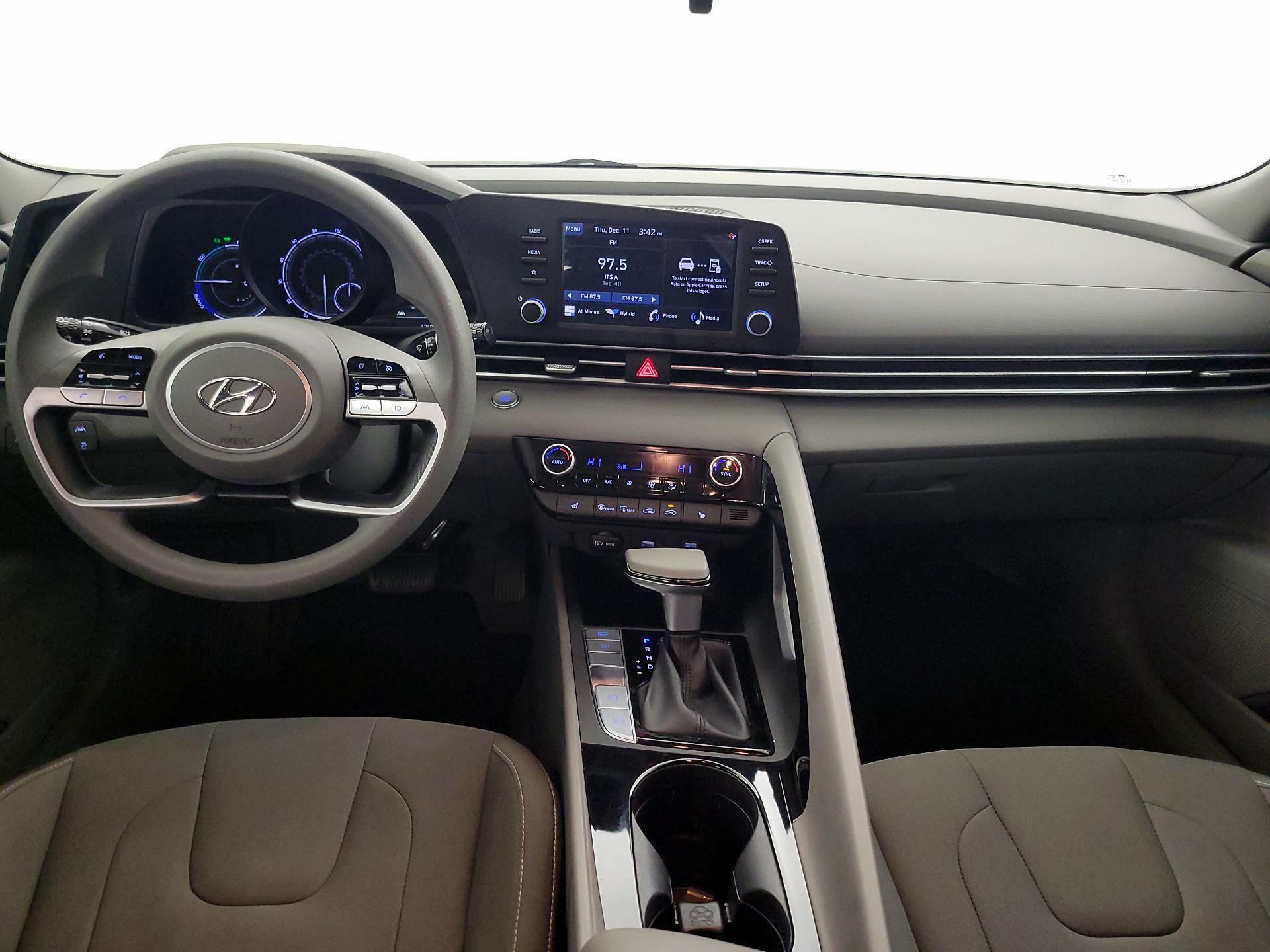 Thumbnail: 2022 Hyundai Elantra - 9