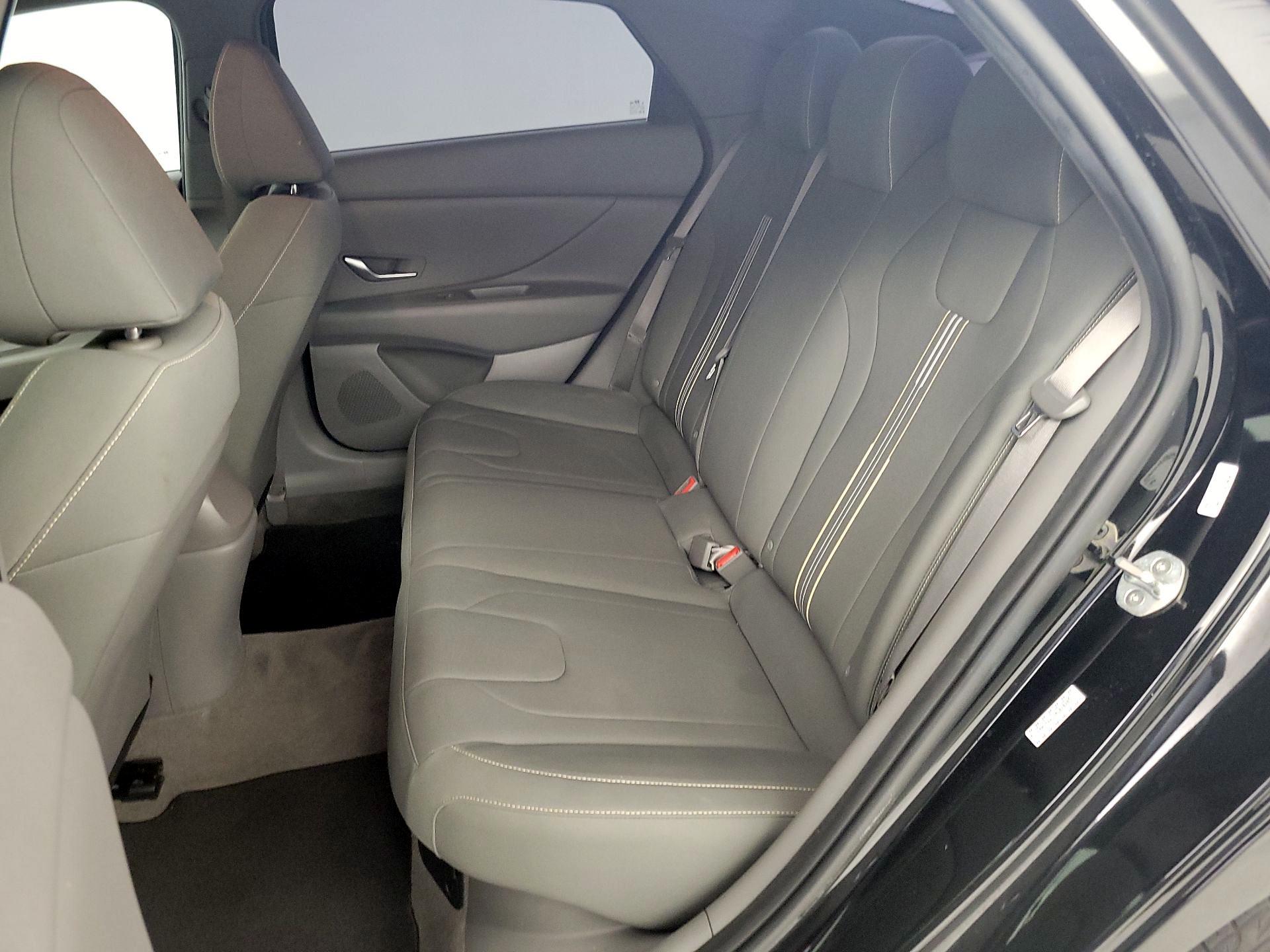 Thumbnail: 2022 Hyundai Elantra - 19