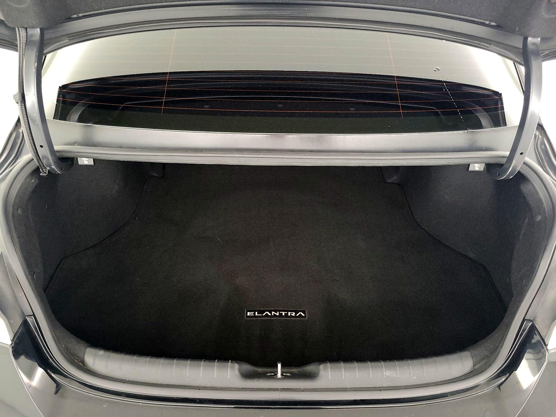 Thumbnail: 2022 Hyundai Elantra - 20