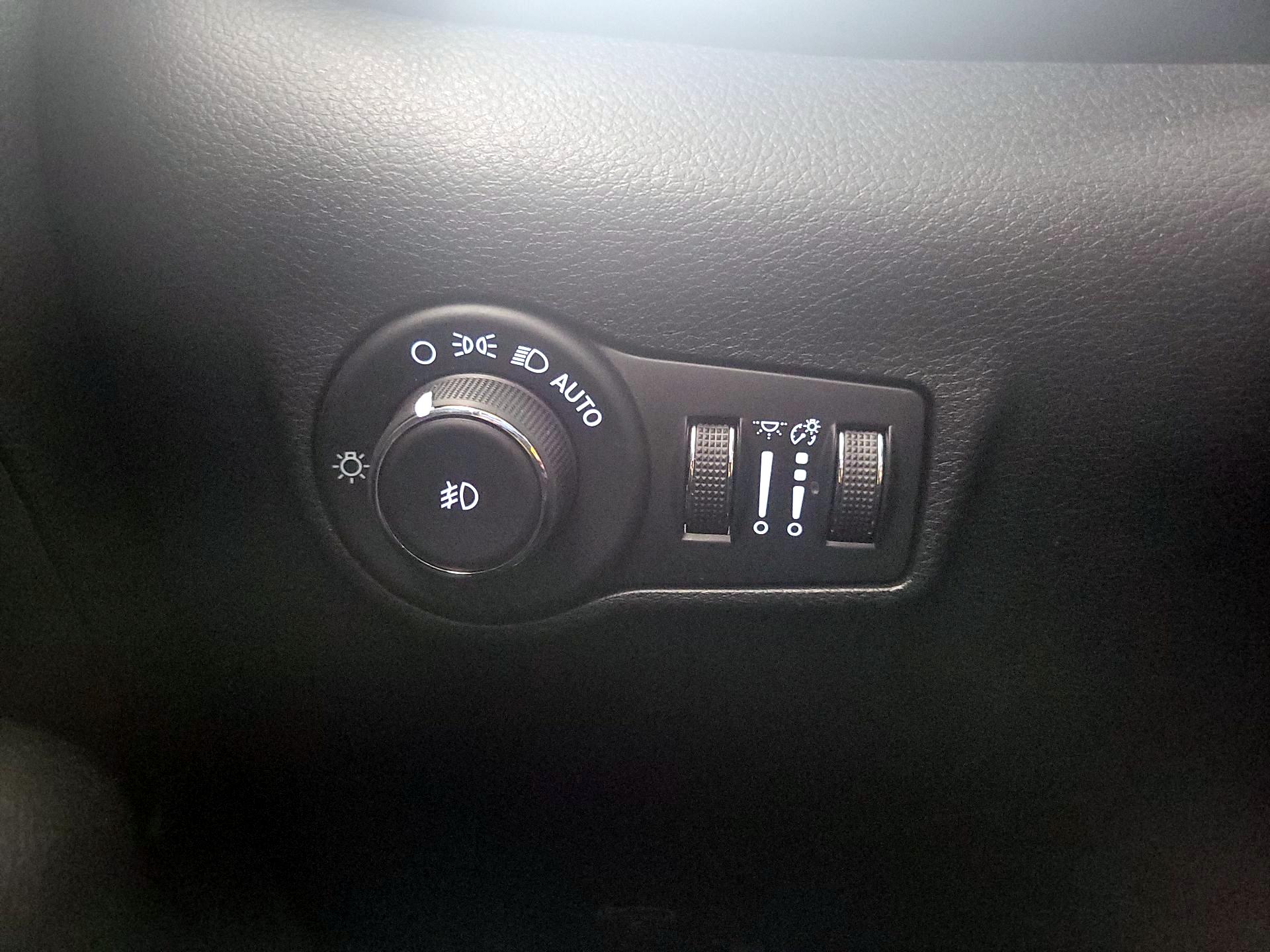 Thumbnail: 2022 Jeep Compass - 13