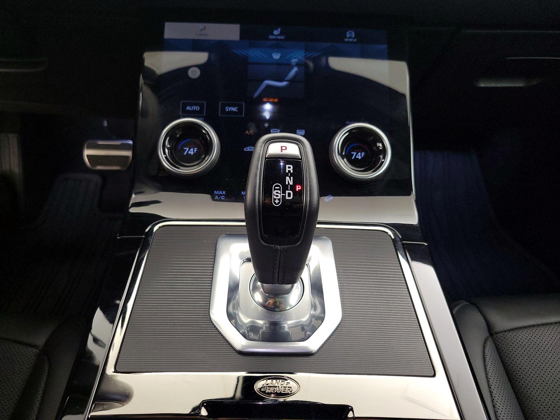 Thumbnail: 2022 Land Rover Range Rover Evoque - 18