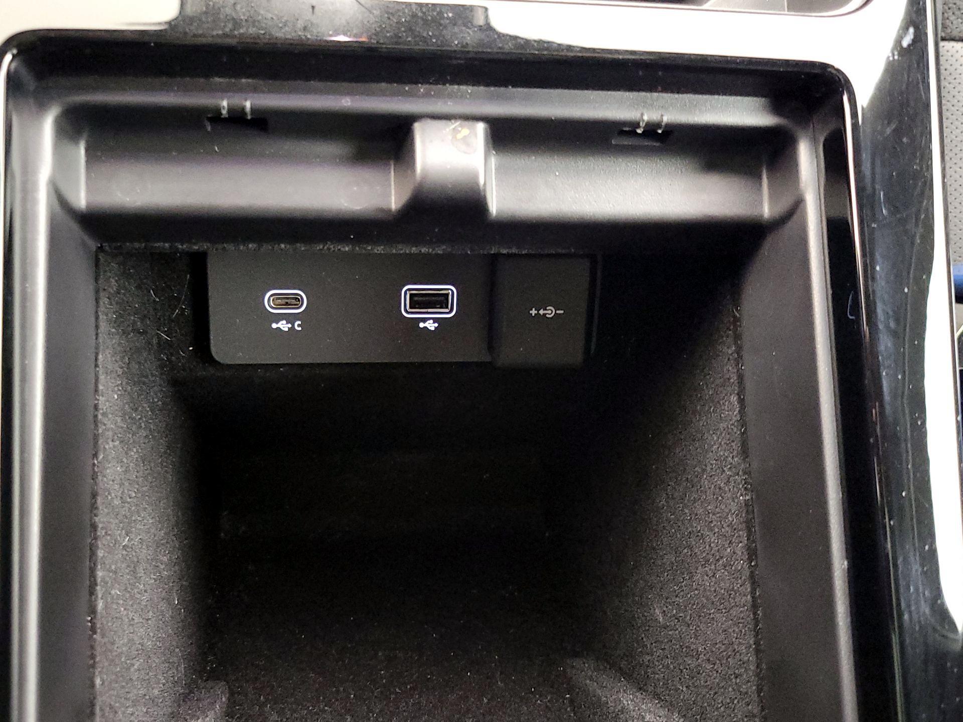 Thumbnail: 2022 Land Rover Range Rover Evoque - 19