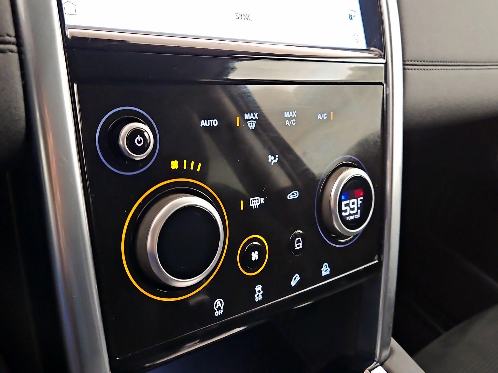 Thumbnail: 2021 Land Rover Discovery Sport - 17