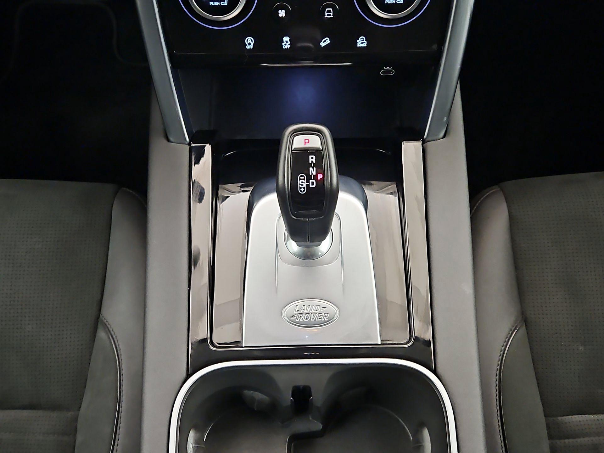 Thumbnail: 2021 Land Rover Discovery Sport - 18