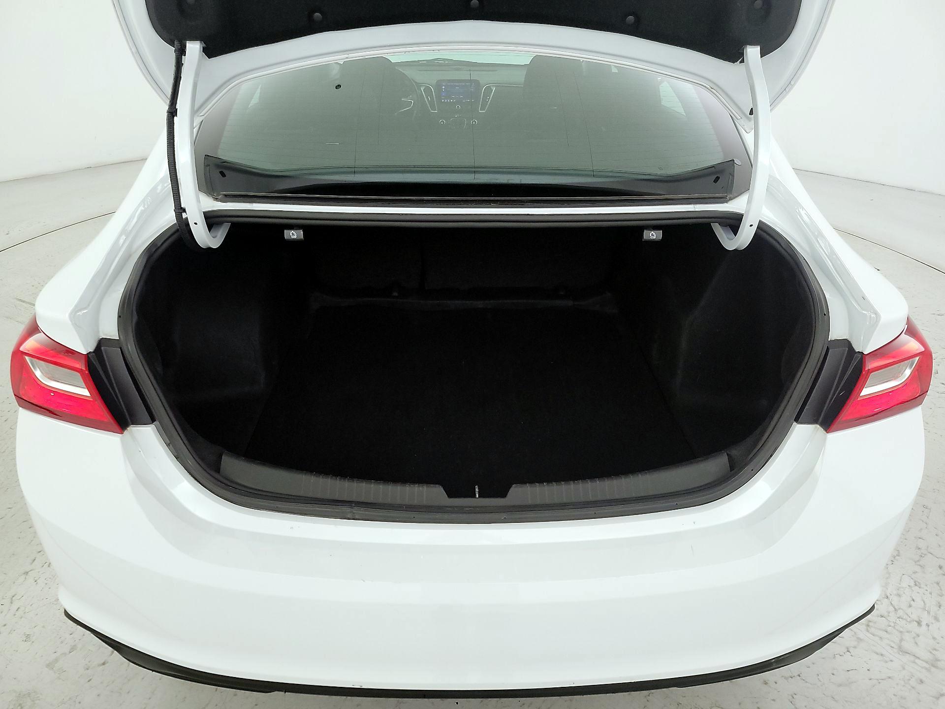 Thumbnail: 2023 Chevrolet Malibu - 20