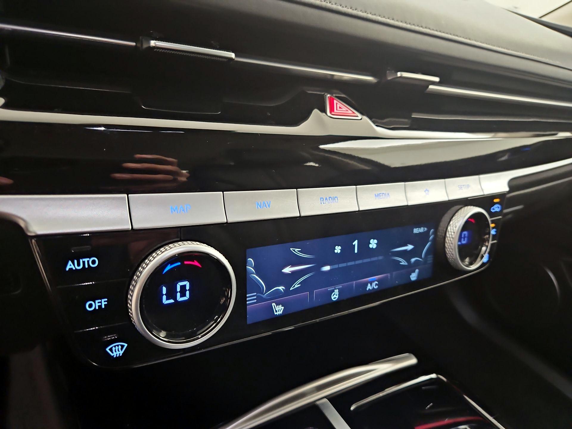 Thumbnail: 2023 Genesis G80 - 17