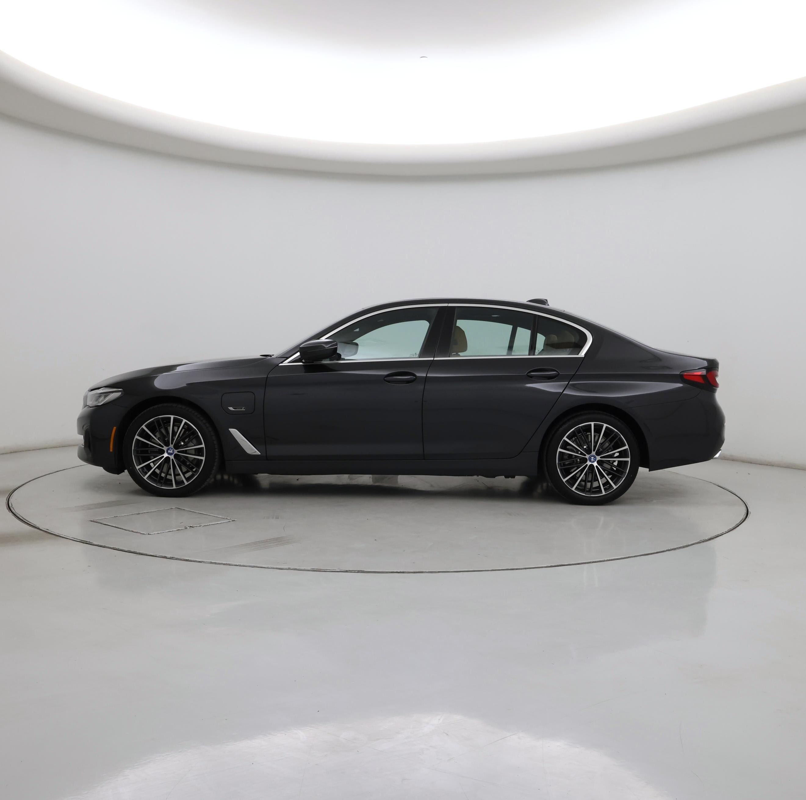 Thumbnail: 2022 BMW 5 Series - 3