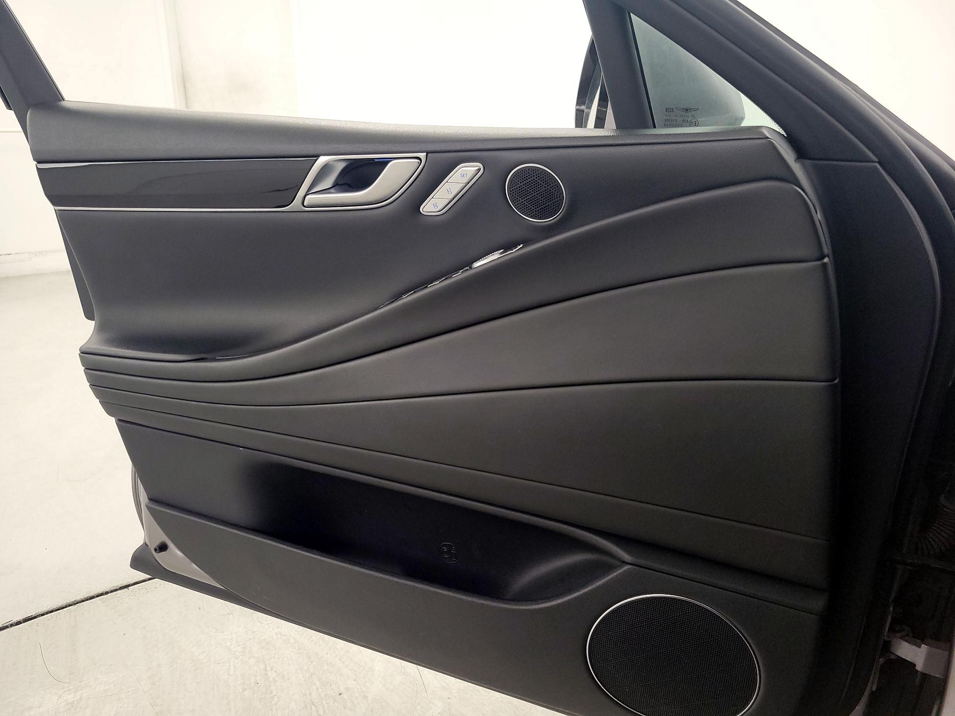 Thumbnail: 2023 Genesis G80 - 12