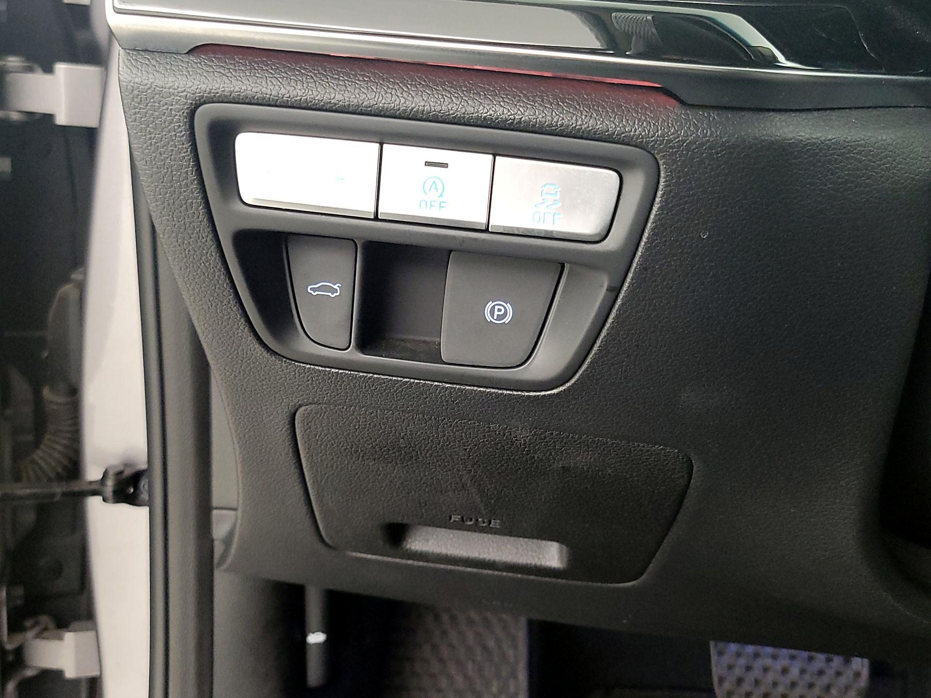 Thumbnail: 2023 Genesis G80 - 13