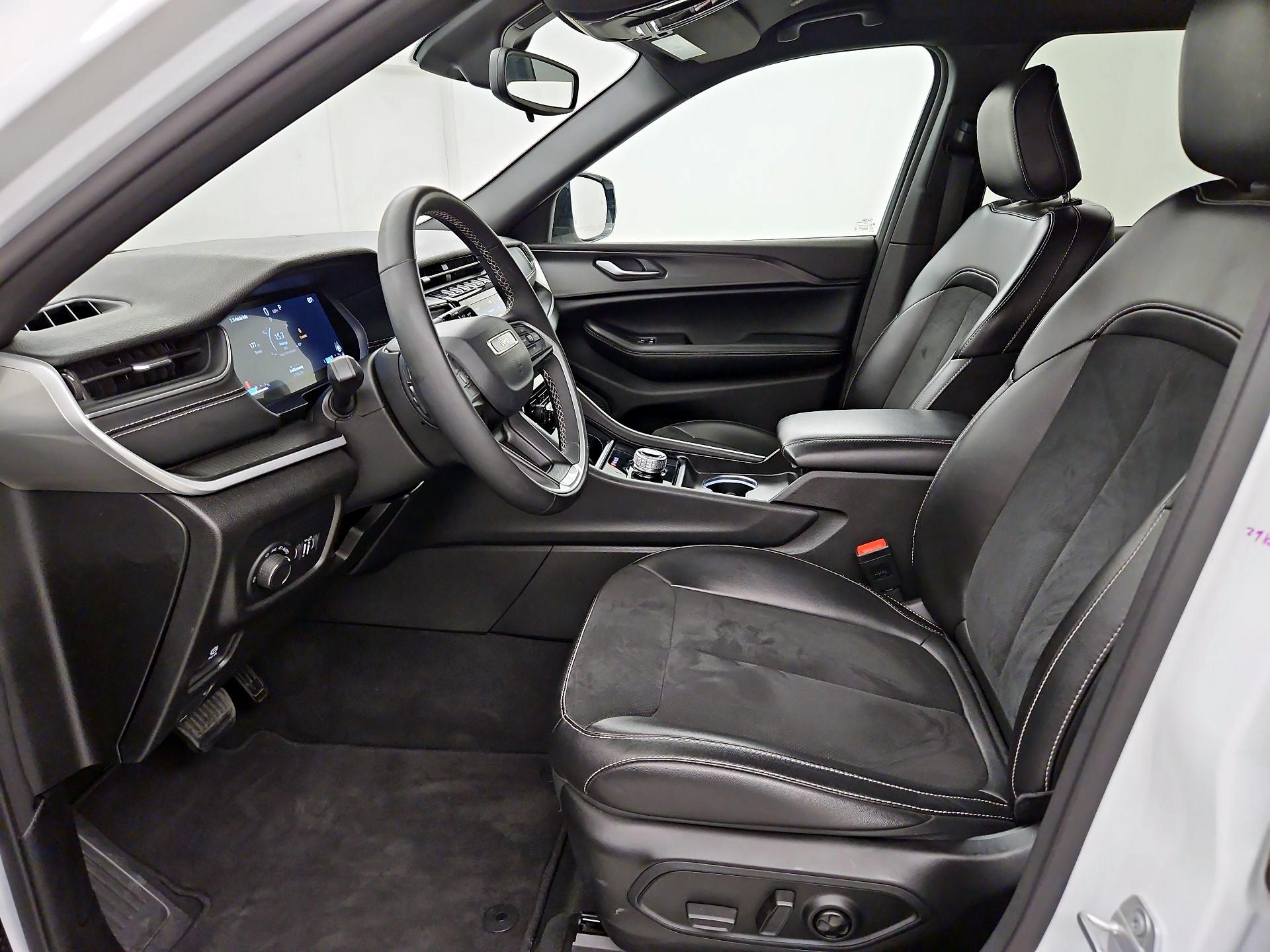 Thumbnail: 2024 Jeep Grand Cherokee - 11