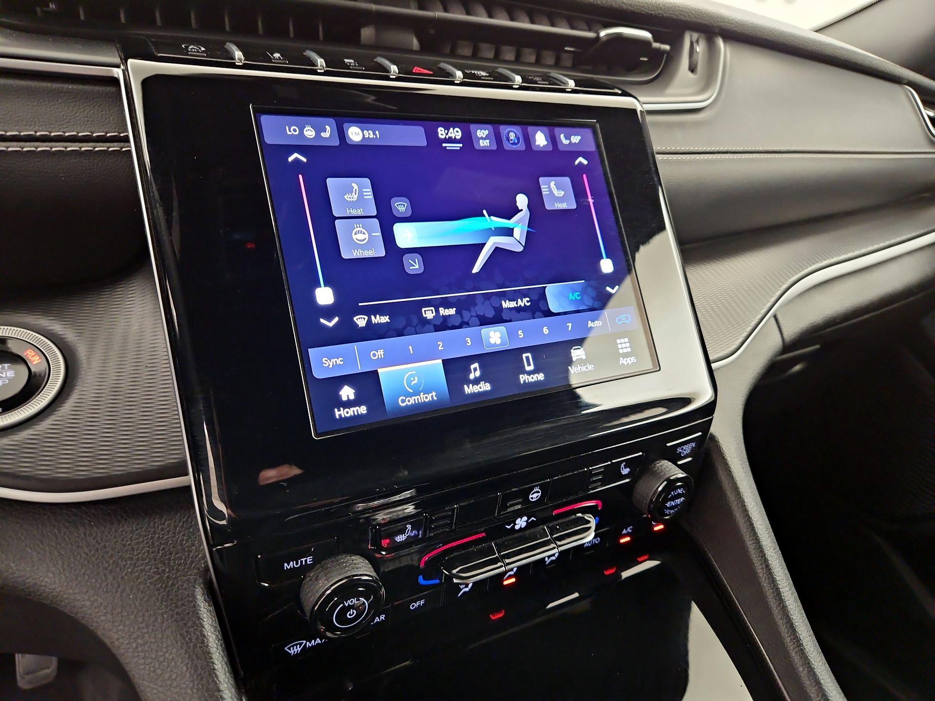 Thumbnail: 2024 Jeep Grand Cherokee - 16