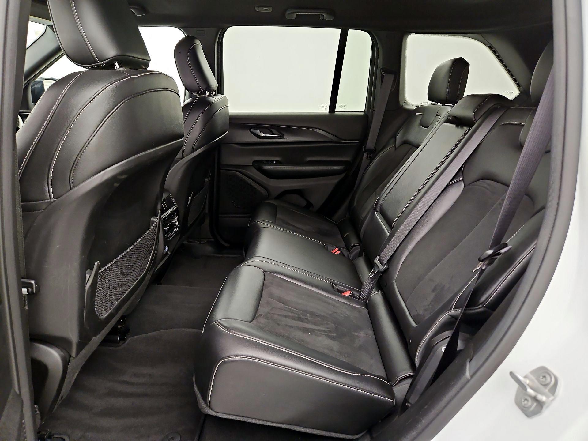 Thumbnail: 2024 Jeep Grand Cherokee - 19