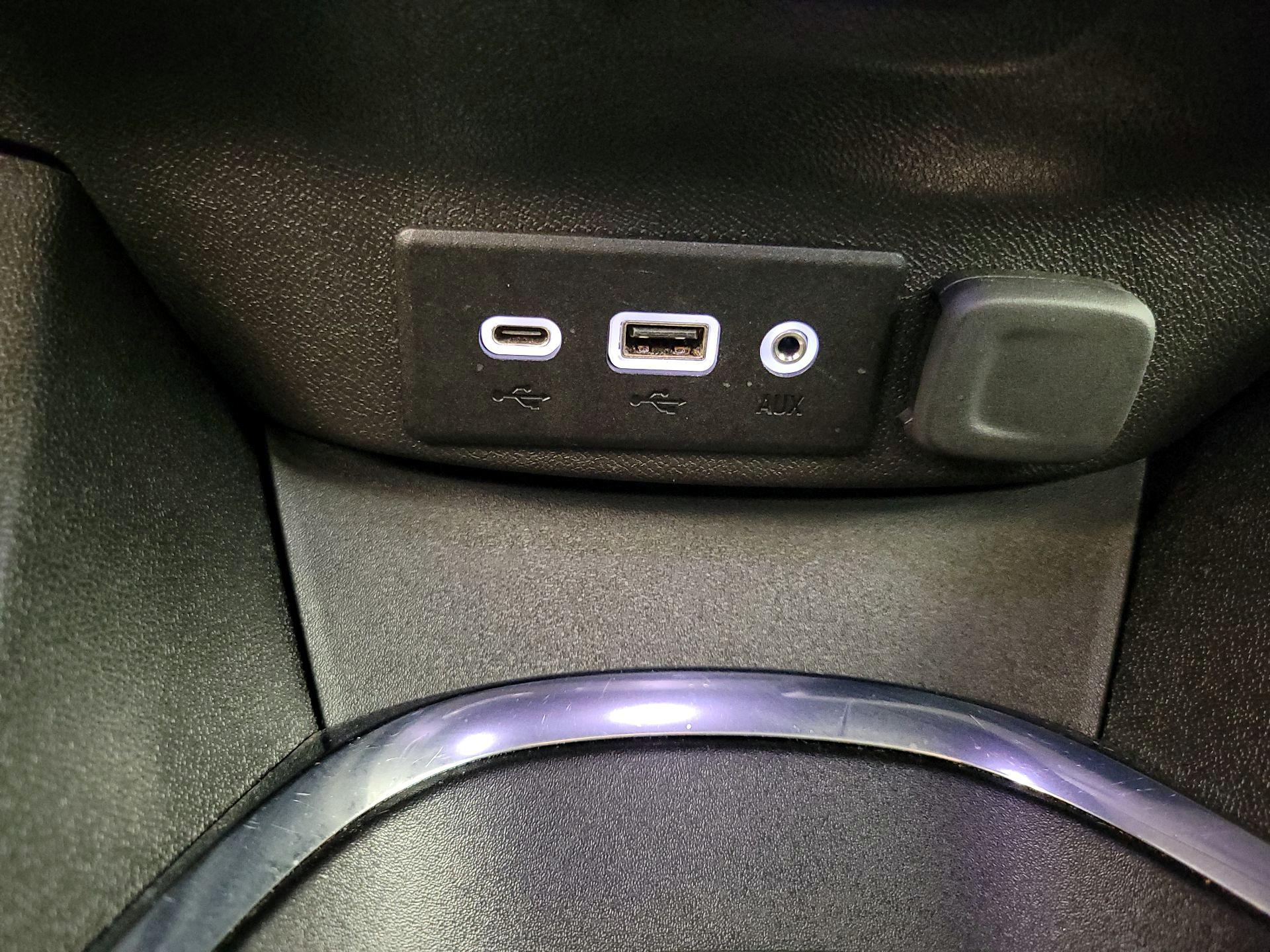 Thumbnail: 2023 Chevrolet Malibu - 18