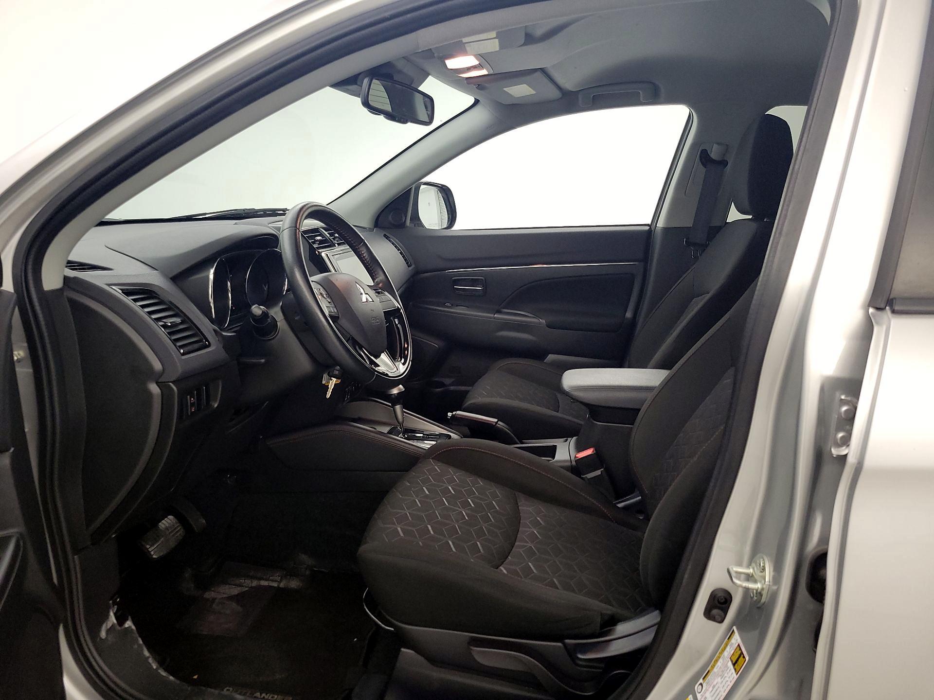 Thumbnail: 2022 Mitsubishi Outlander Sport - 11