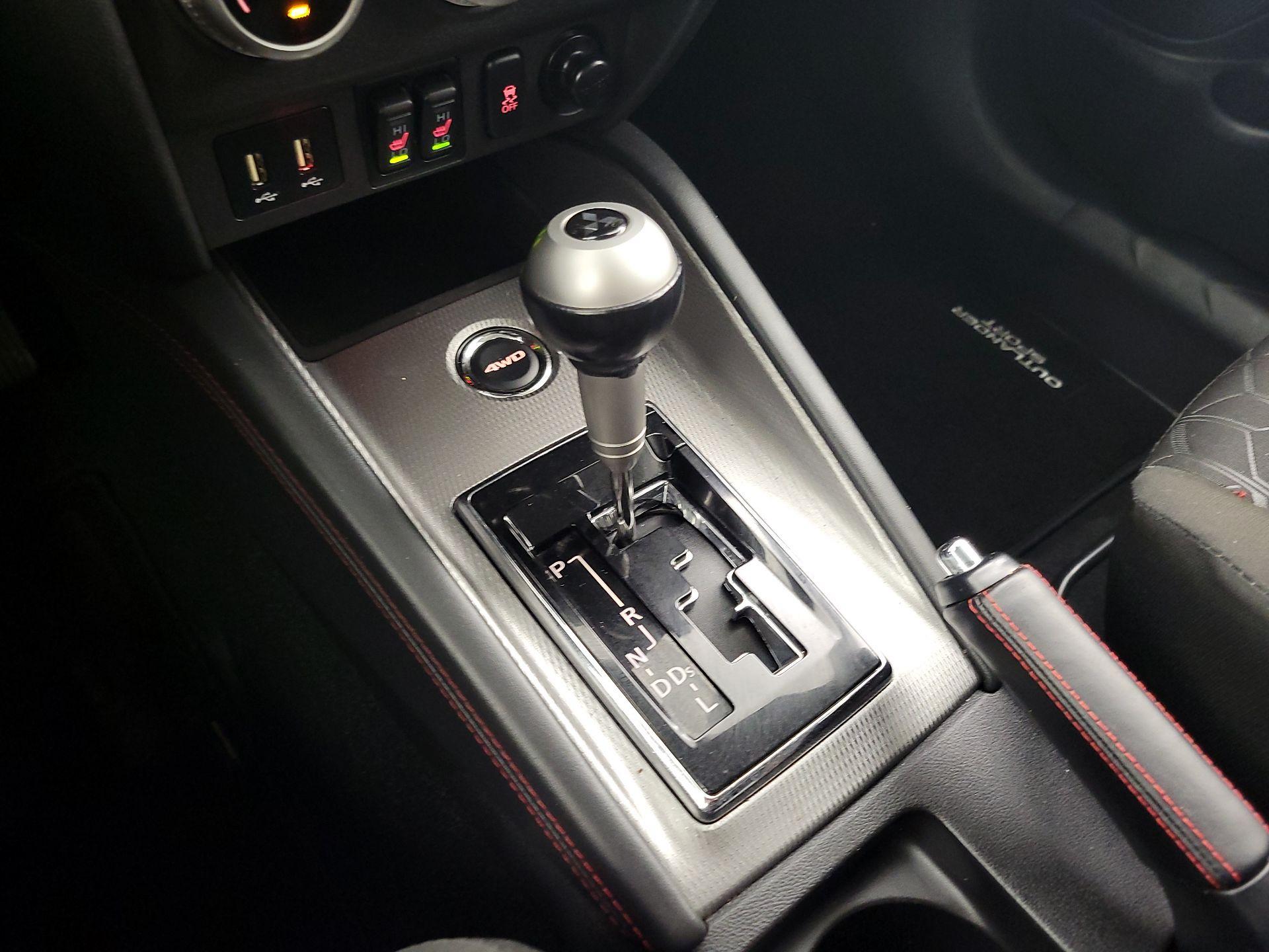 Thumbnail: 2022 Mitsubishi Outlander Sport - 17