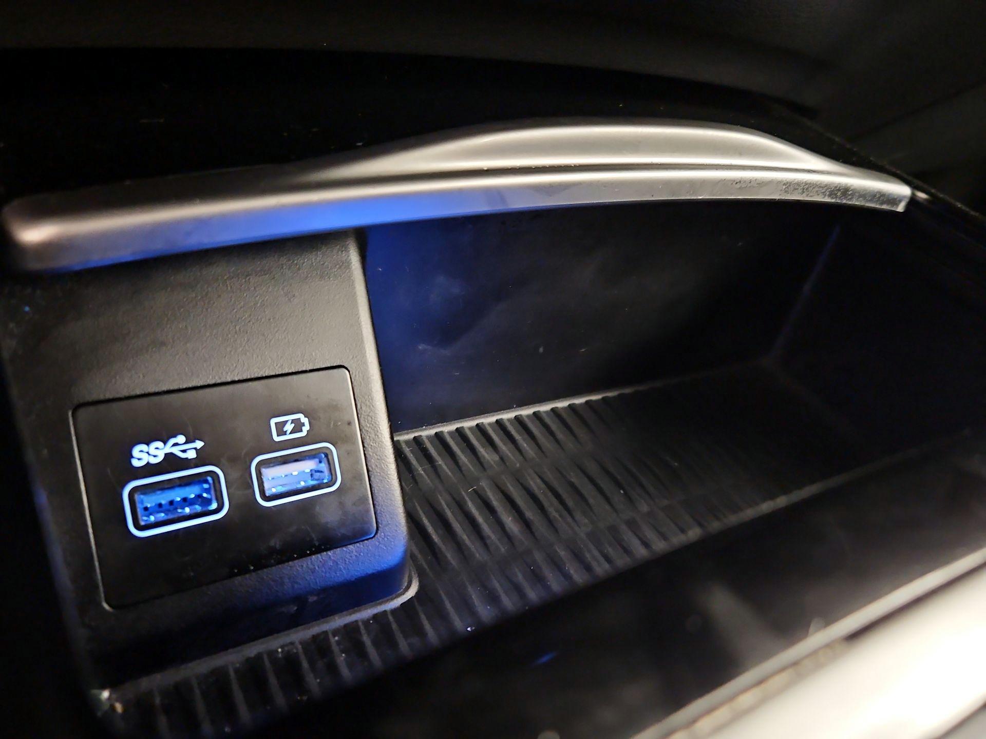 Thumbnail: 2023 Genesis G80 - 19