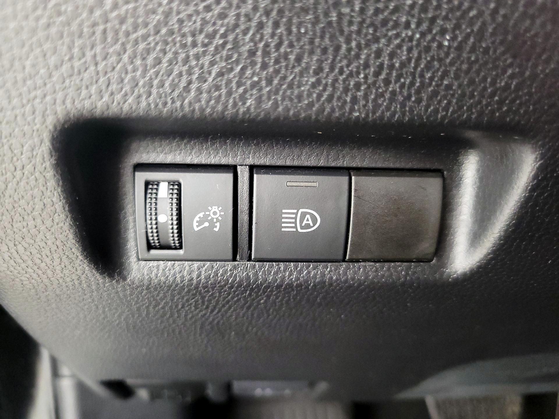 Thumbnail: 2021 Toyota RAV4 - 13