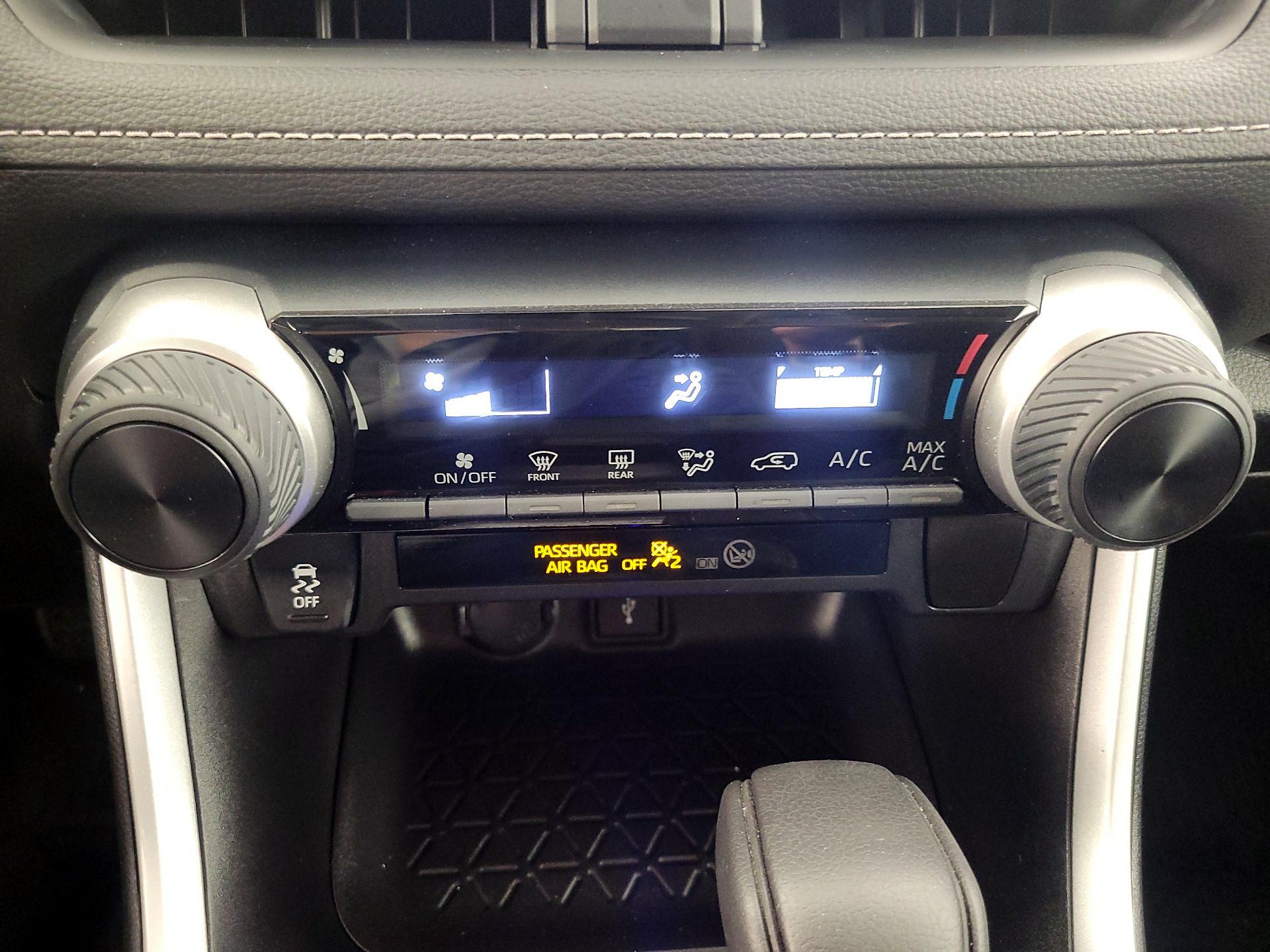 Thumbnail: 2021 Toyota RAV4 - 16