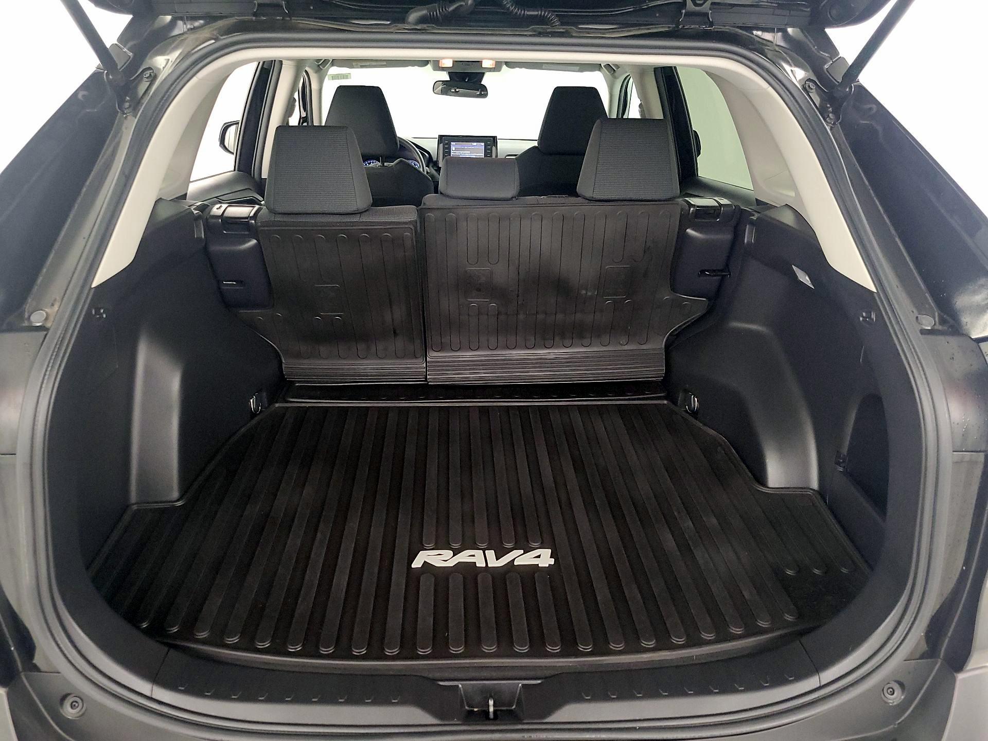 Thumbnail: 2021 Toyota RAV4 - 20