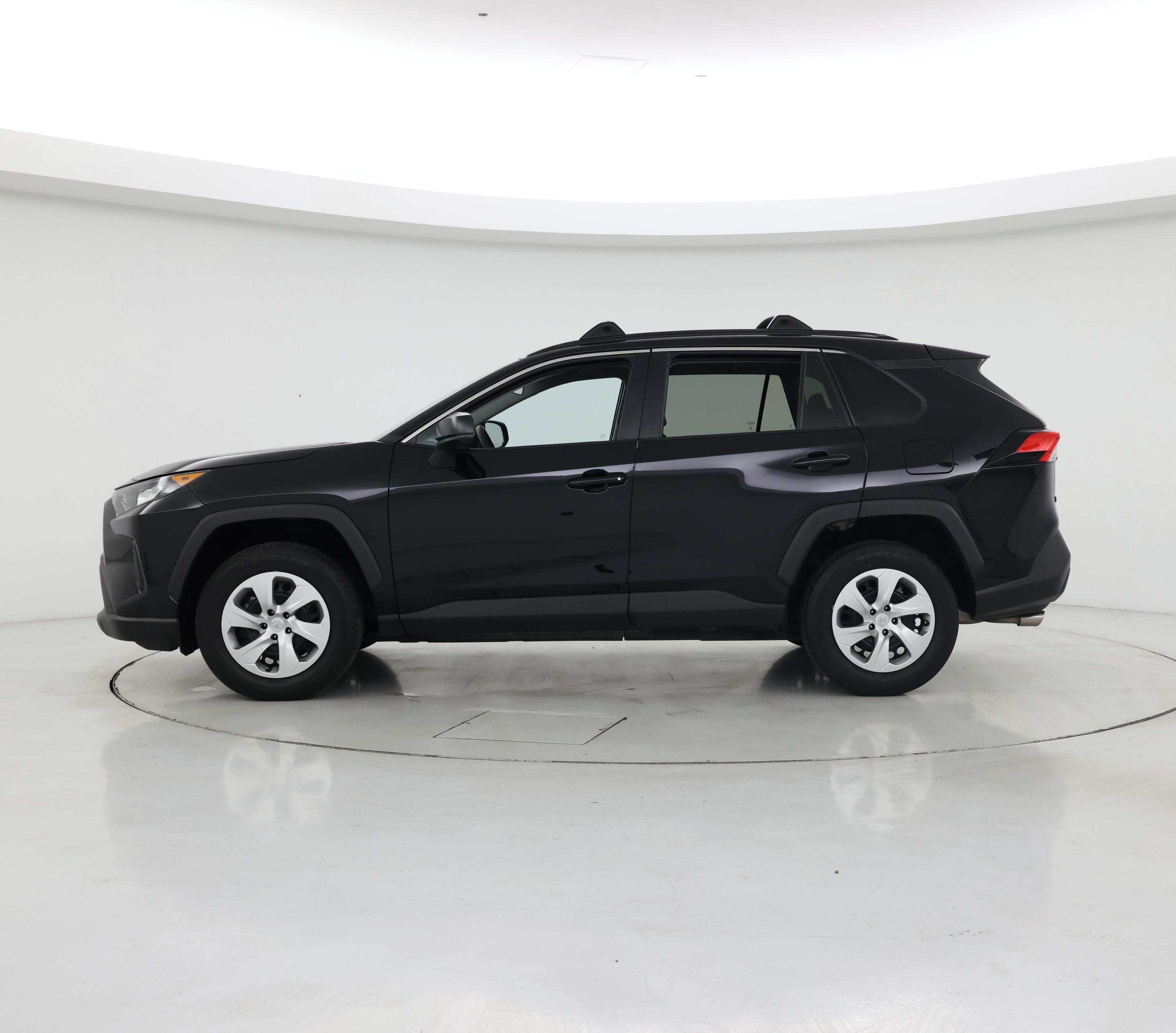 Thumbnail: 2021 Toyota RAV4 - 3