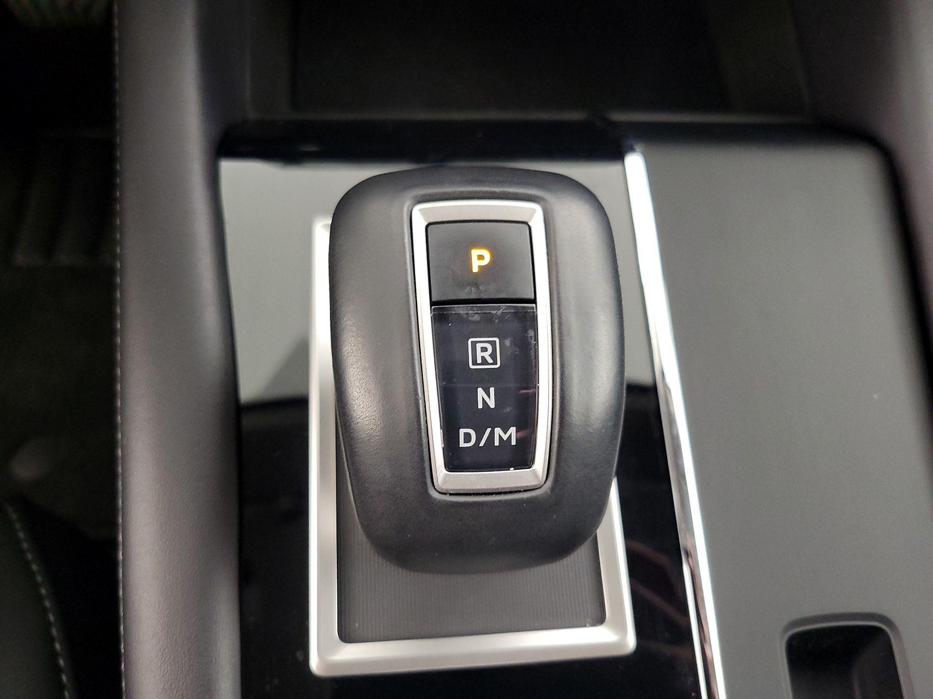 Thumbnail: 2024 Mitsubishi Outlander - 18