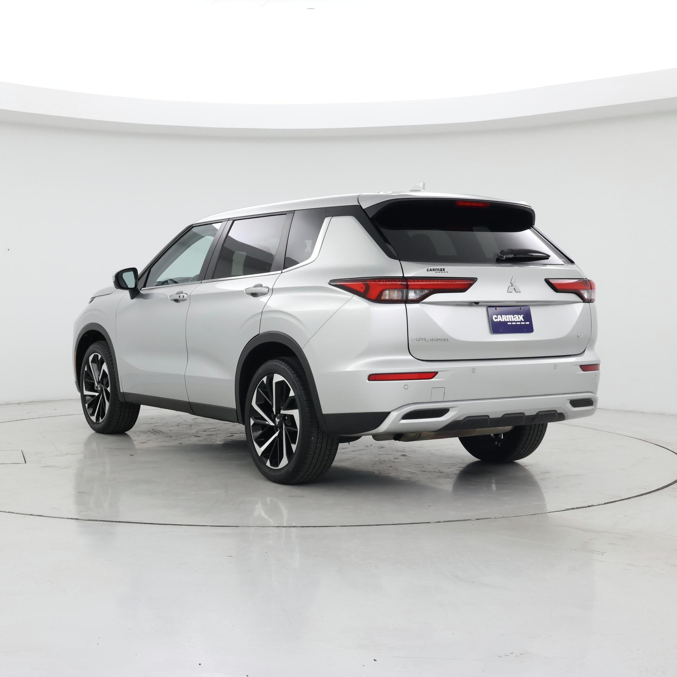 Thumbnail: 2024 Mitsubishi Outlander - 2