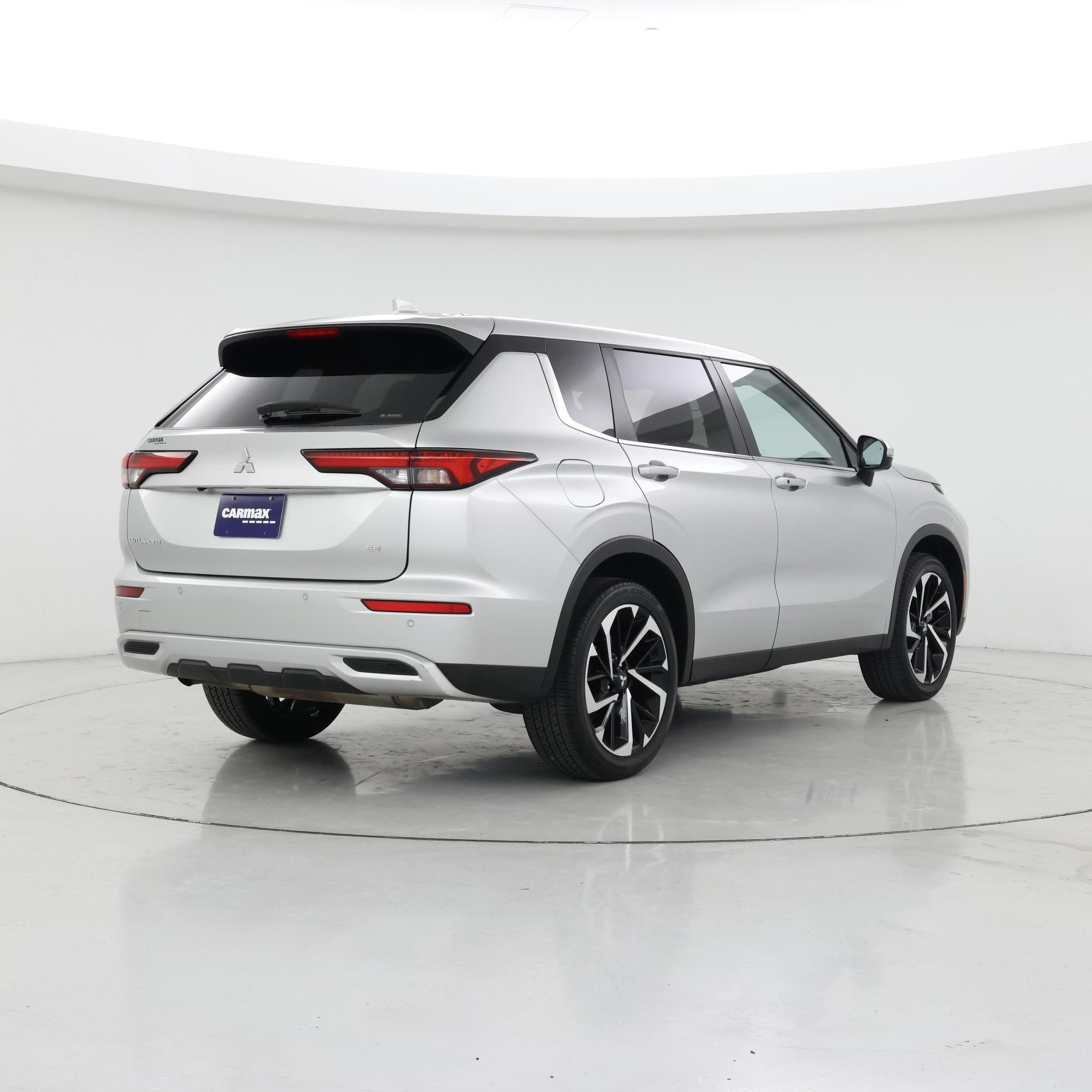 Thumbnail: 2024 Mitsubishi Outlander - 8