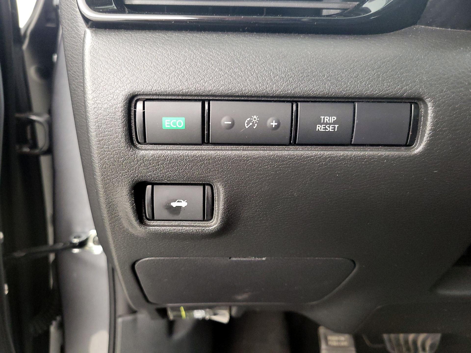 Thumbnail: 2023 Nissan Sentra - 13