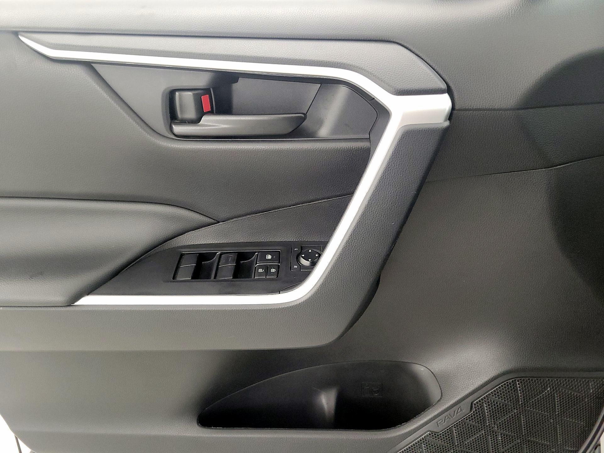 Thumbnail: 2024 Toyota RAV4 - 12