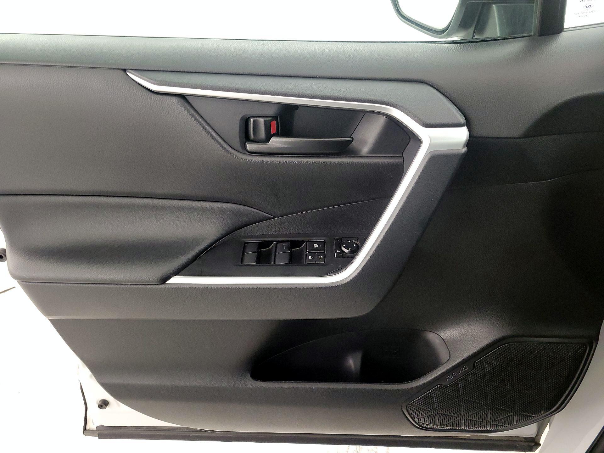 Thumbnail: 2024 Toyota RAV4 - 12