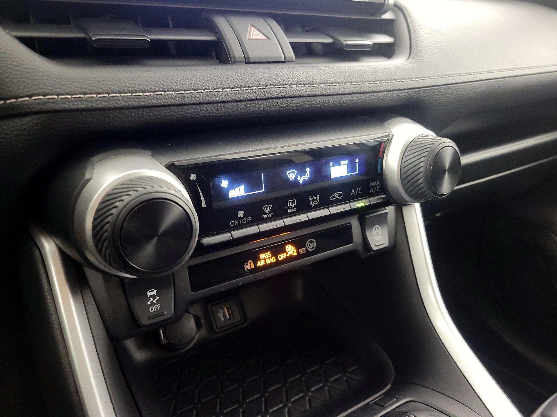 Thumbnail: 2024 Toyota RAV4 - 16