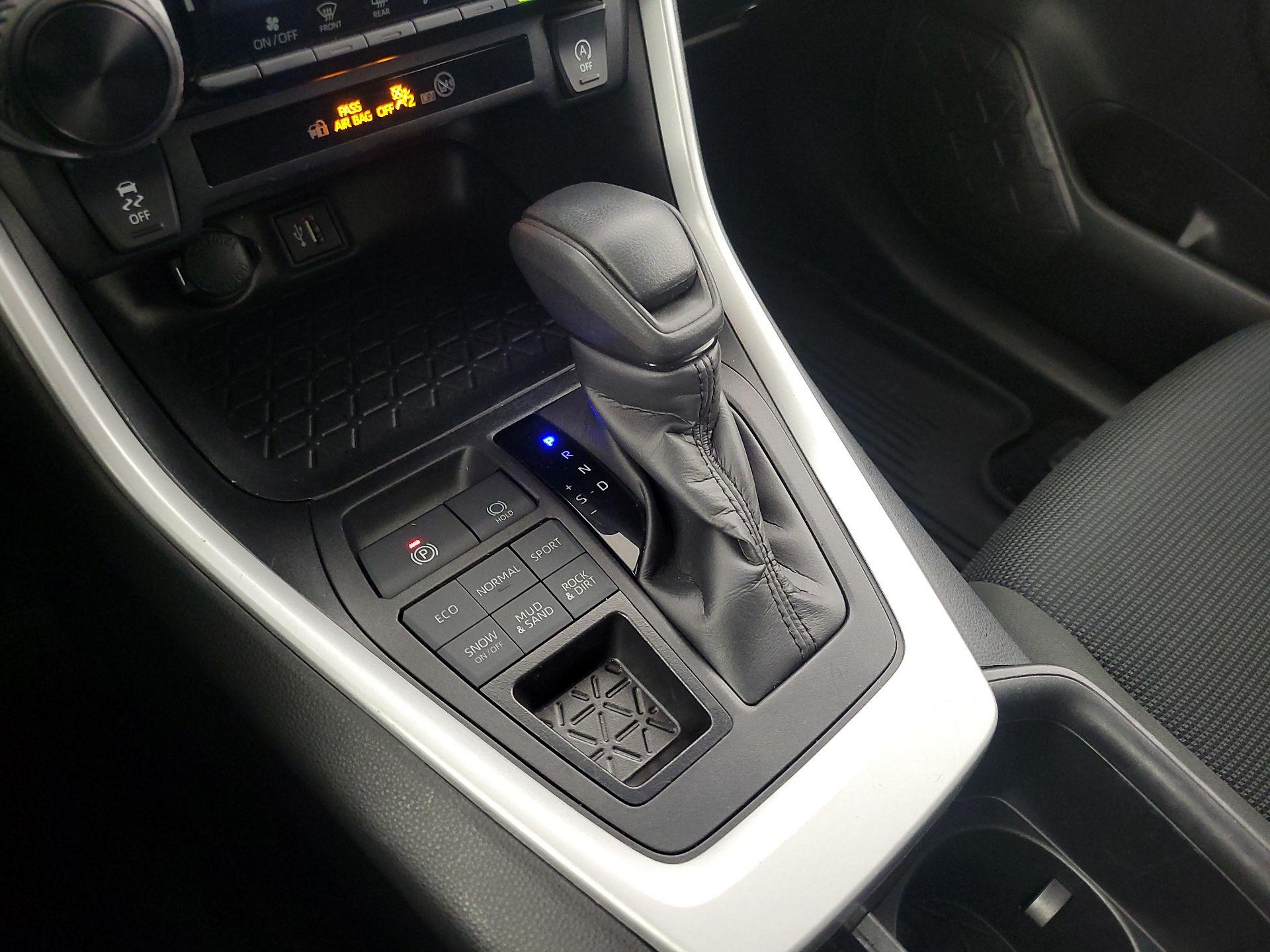 Thumbnail: 2024 Toyota RAV4 - 17