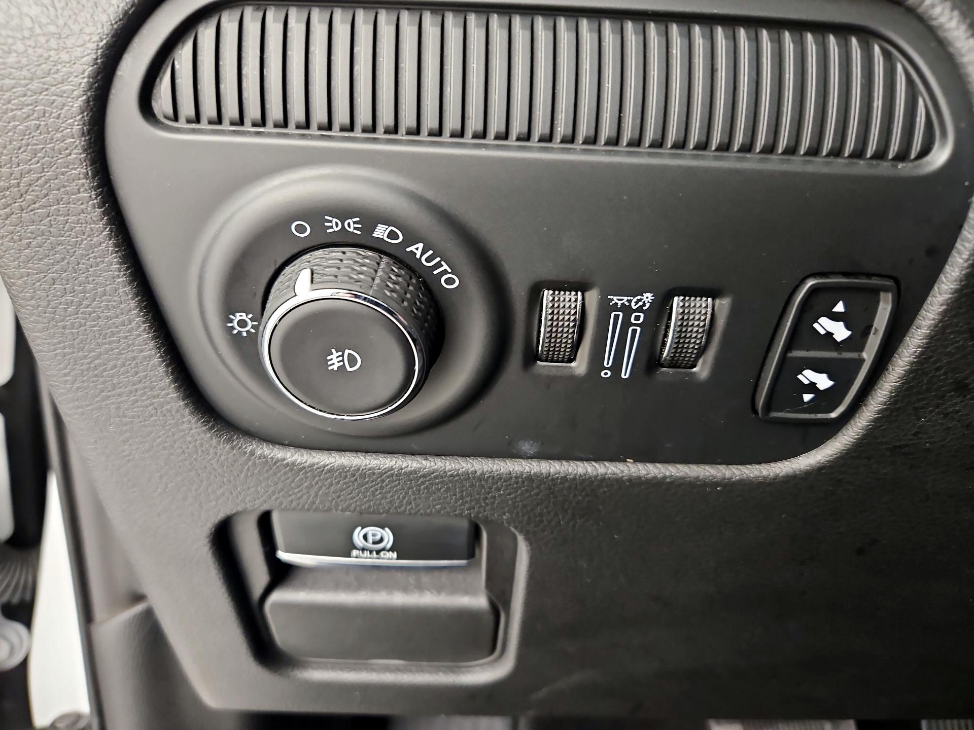 Thumbnail: 2024 Jeep Wagoneer - 13