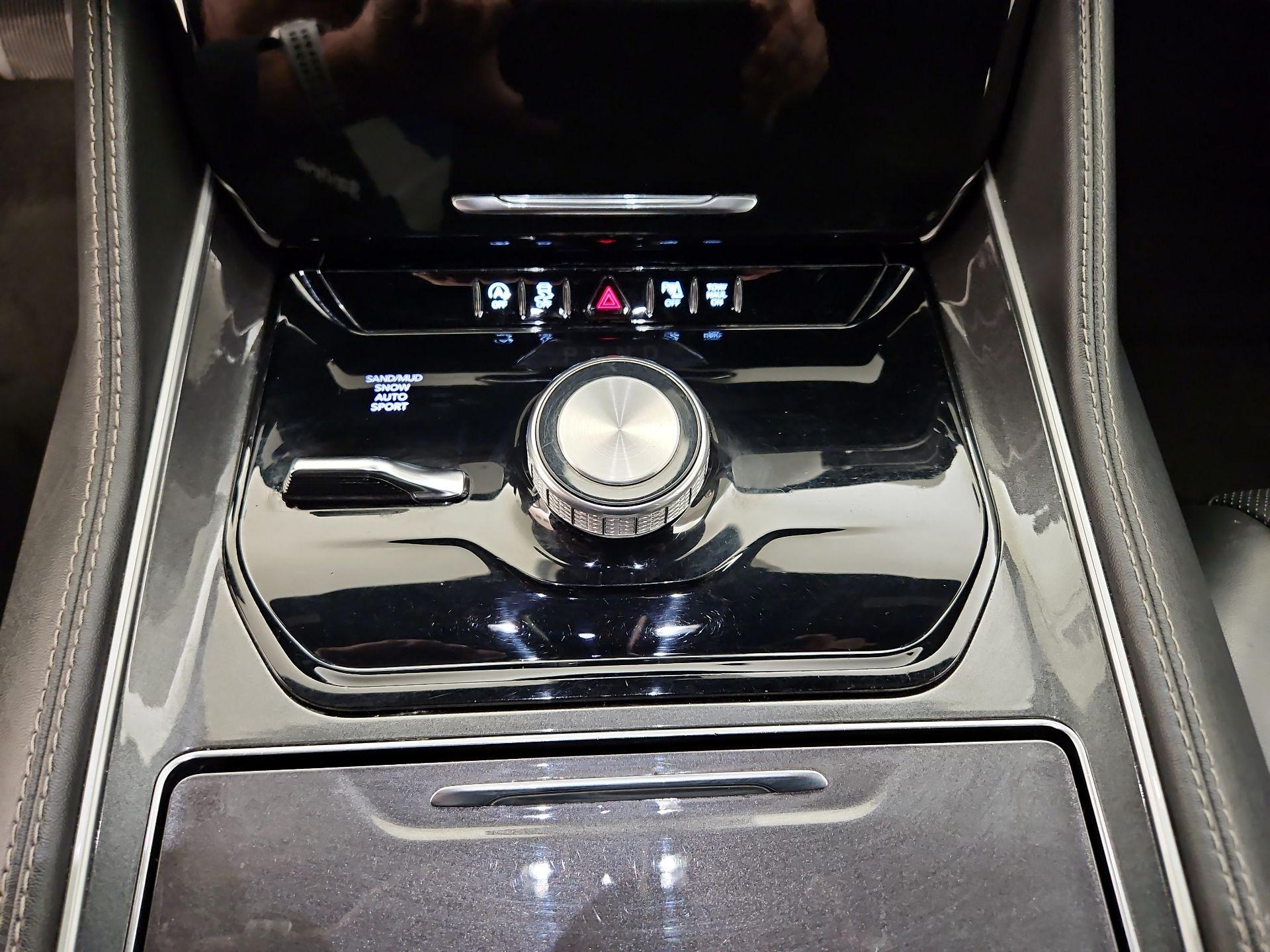 Thumbnail: 2024 Jeep Wagoneer - 18