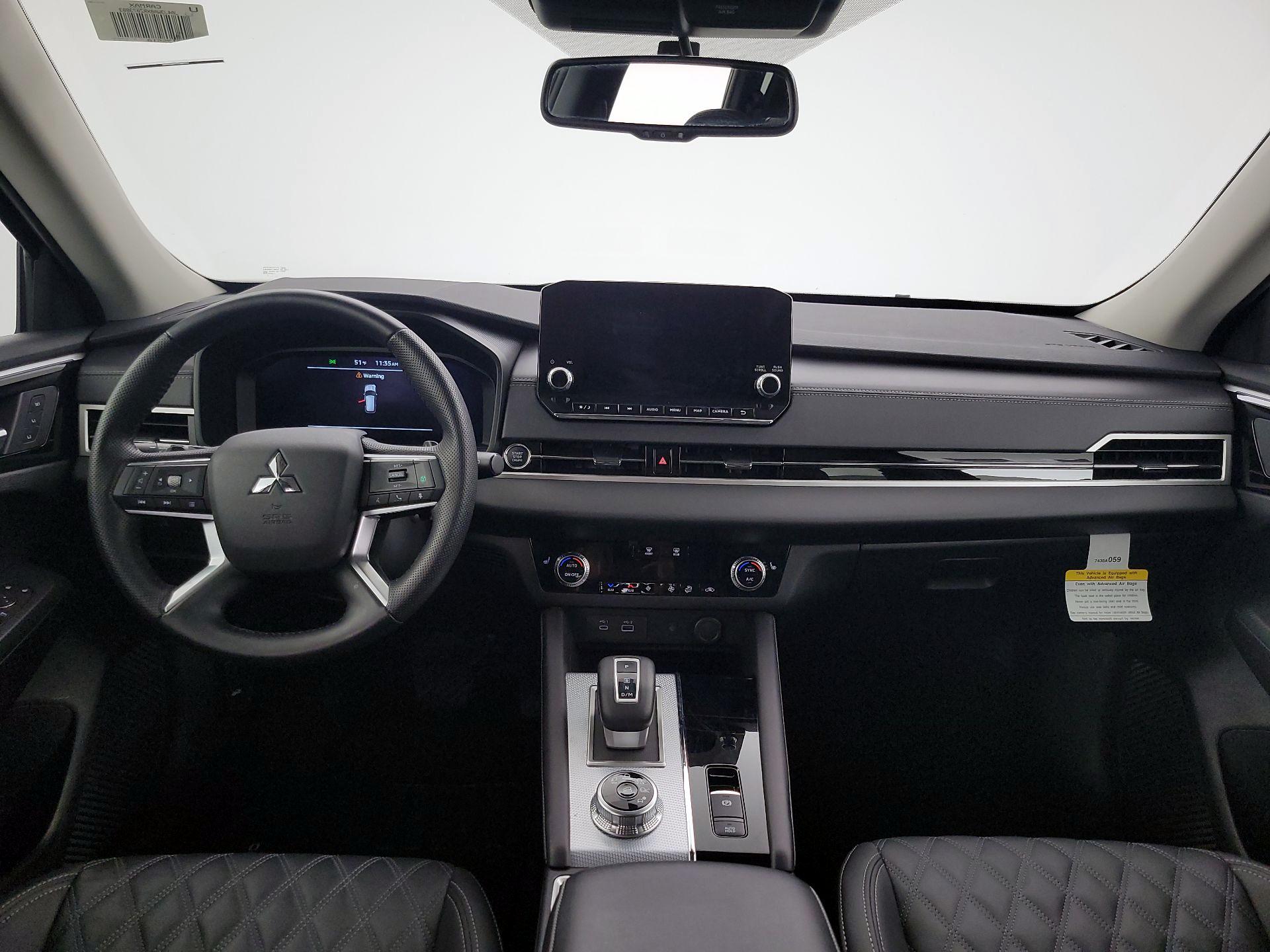 Thumbnail: 2024 Mitsubishi Outlander - 9