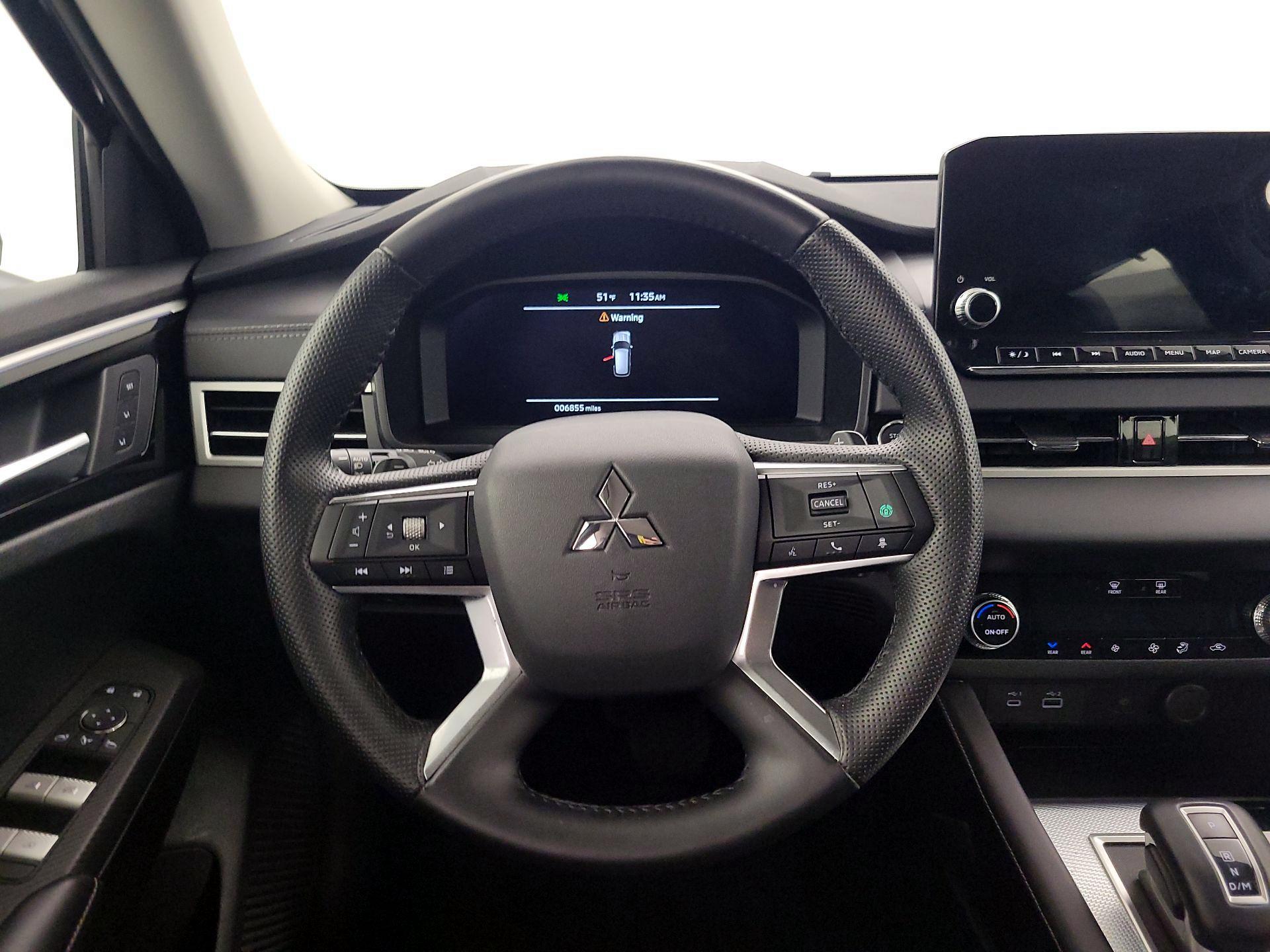 Thumbnail: 2024 Mitsubishi Outlander - 10