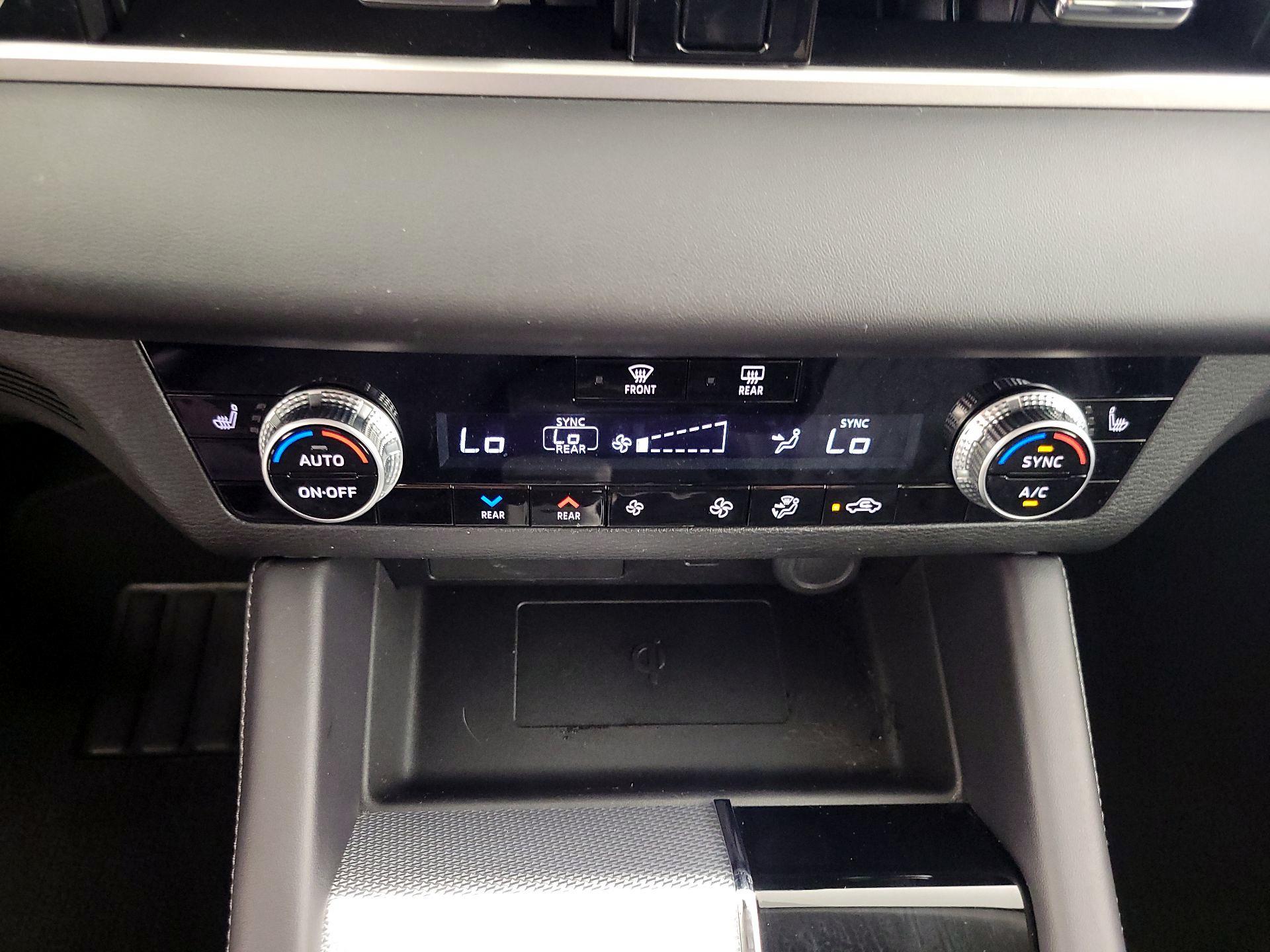 Thumbnail: 2024 Mitsubishi Outlander - 17