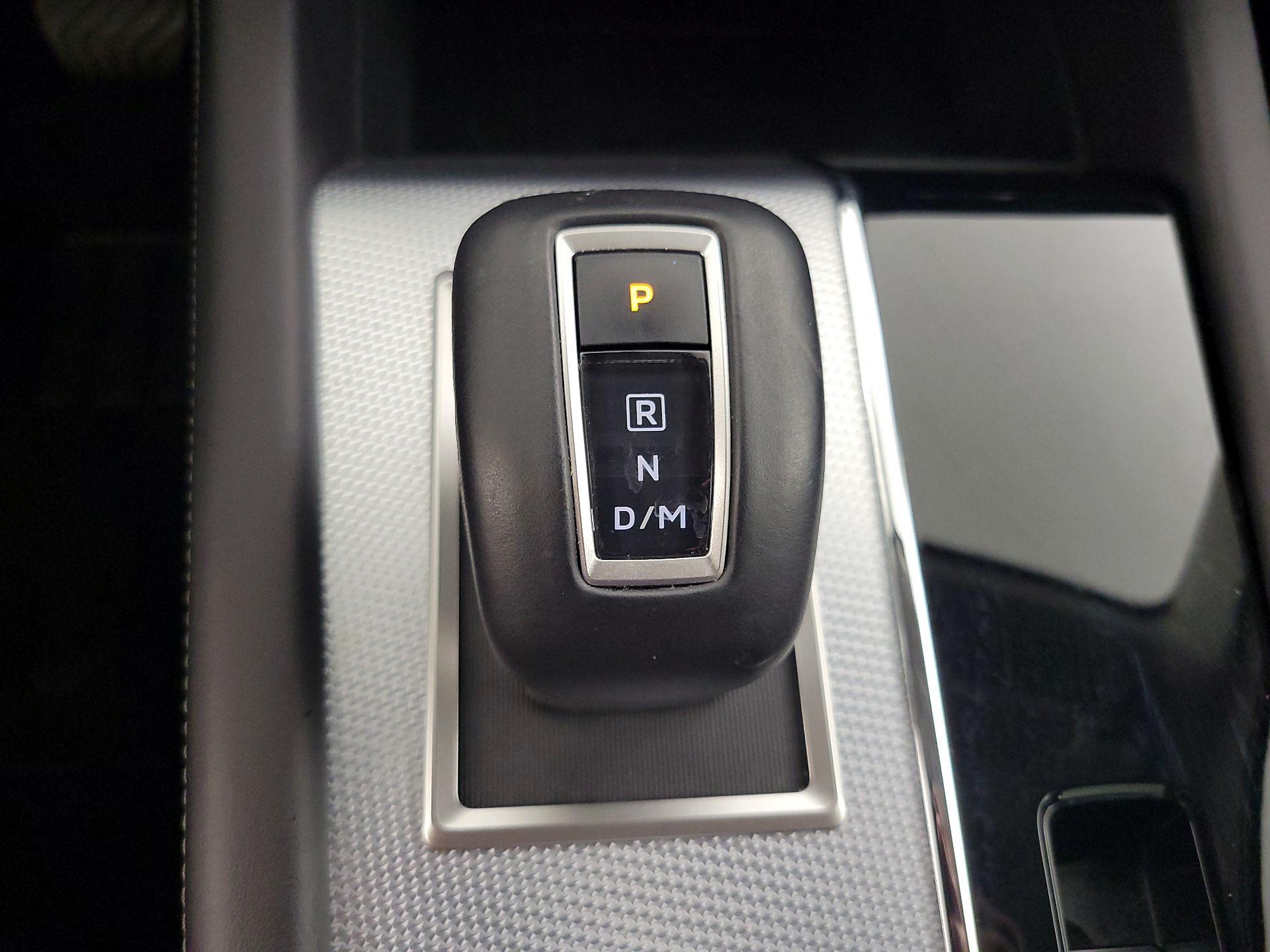 Thumbnail: 2024 Mitsubishi Outlander - 18