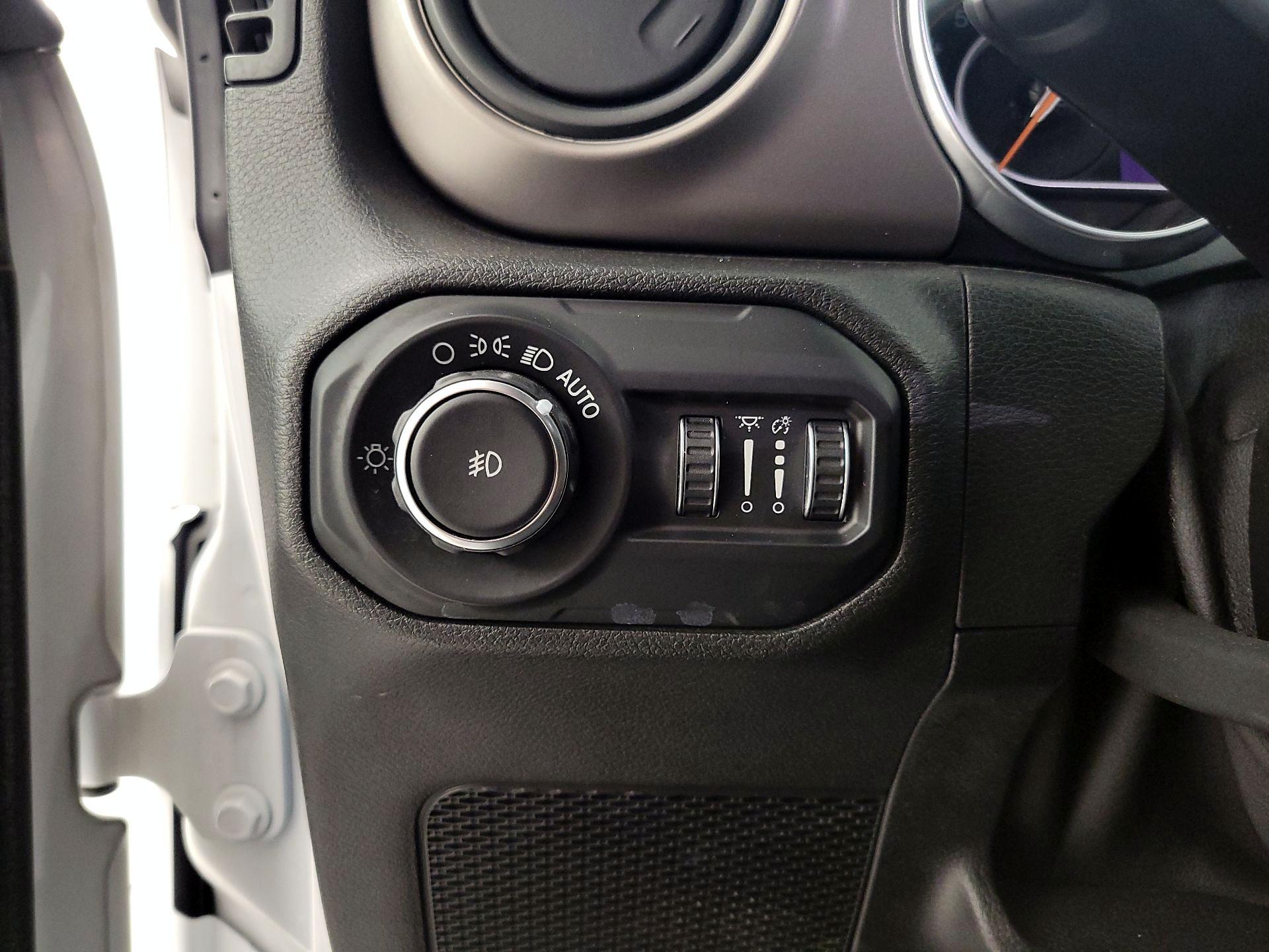 Thumbnail: 2020 Jeep Wrangler - 13