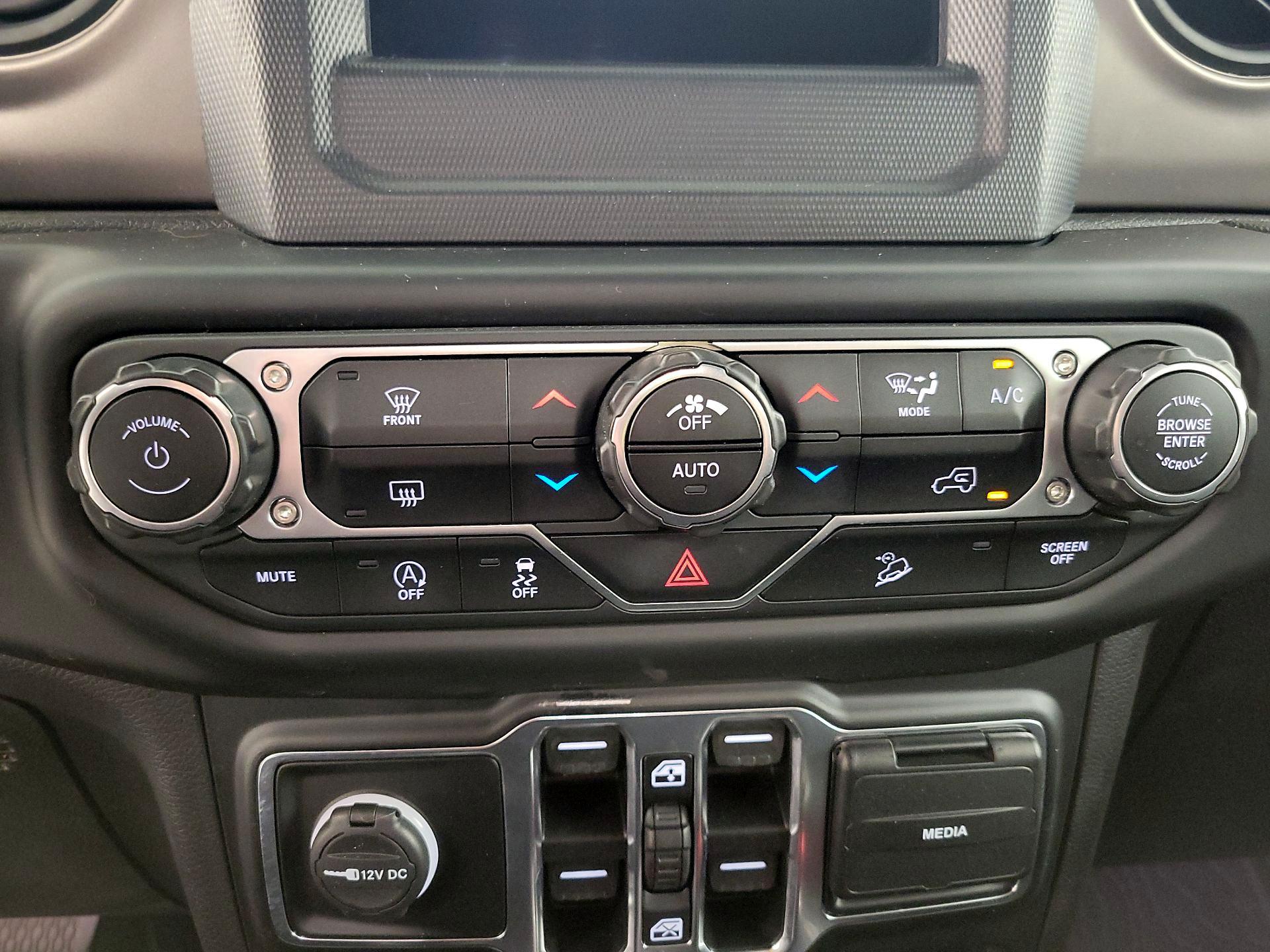 Thumbnail: 2020 Jeep Wrangler - 16