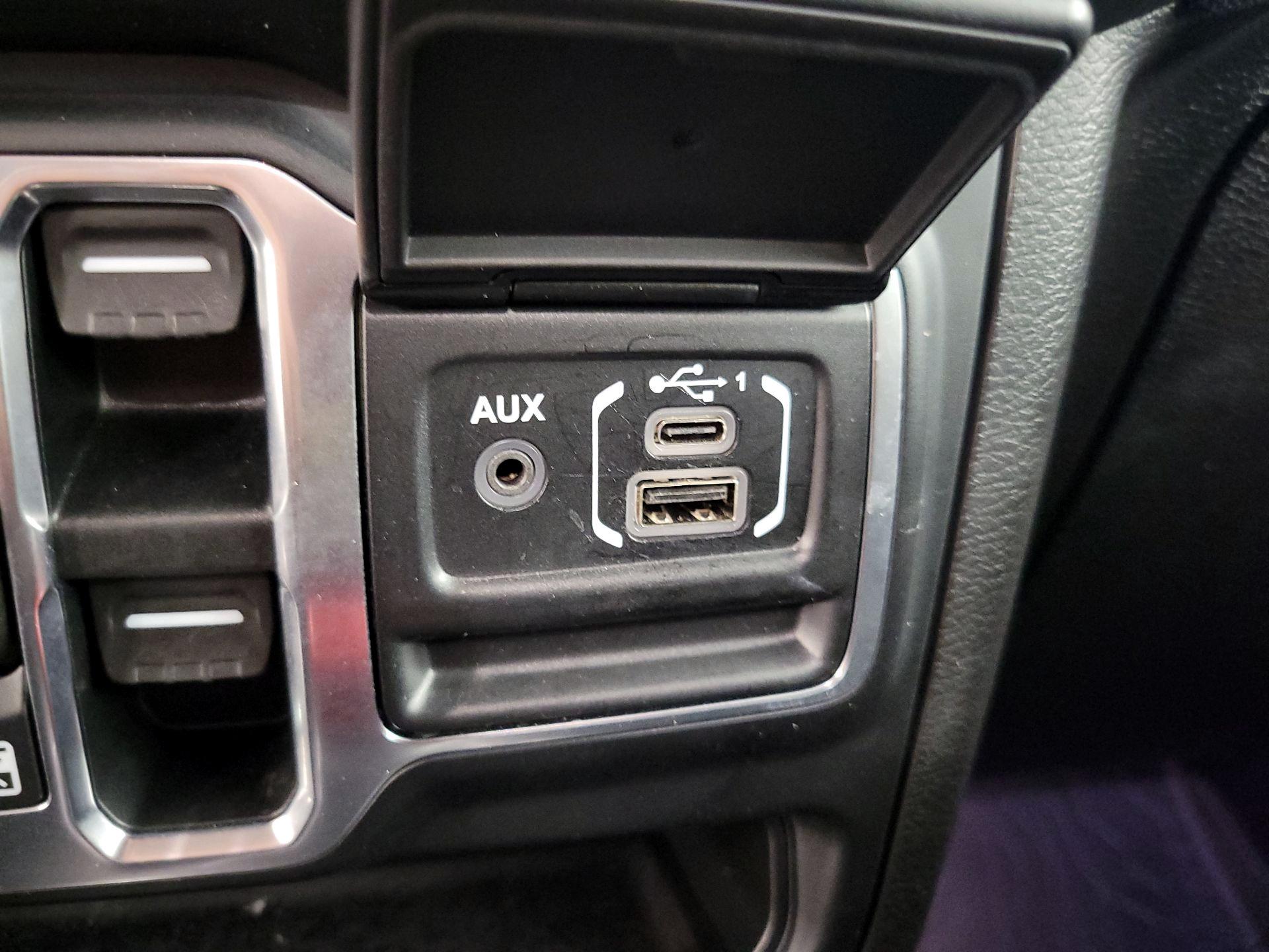 Thumbnail: 2020 Jeep Wrangler - 18