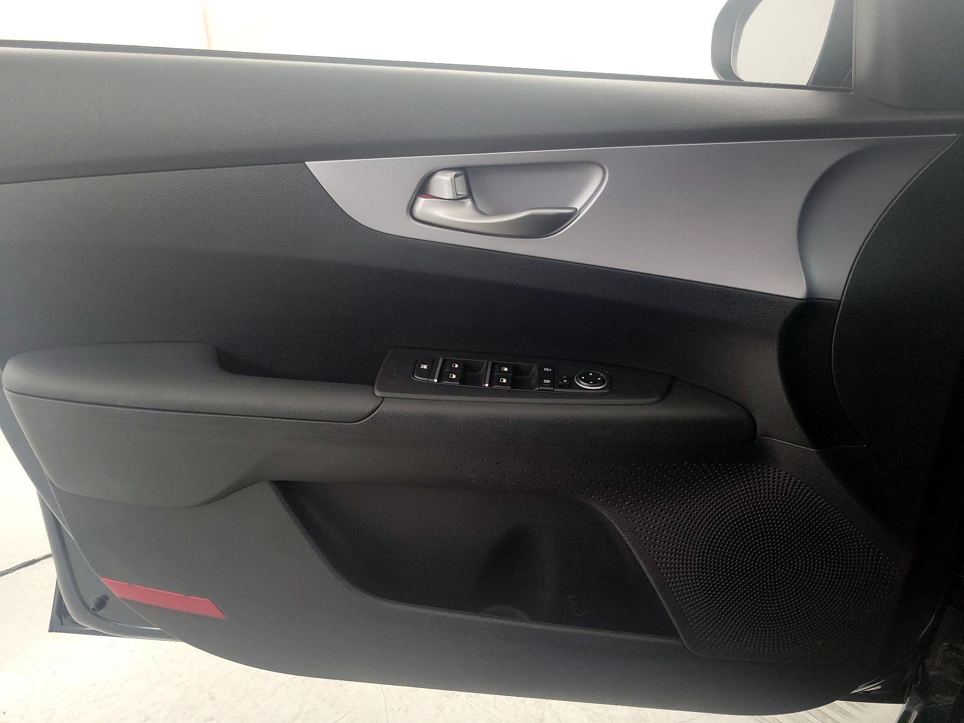 Thumbnail: 2024 Kia Forte - 12