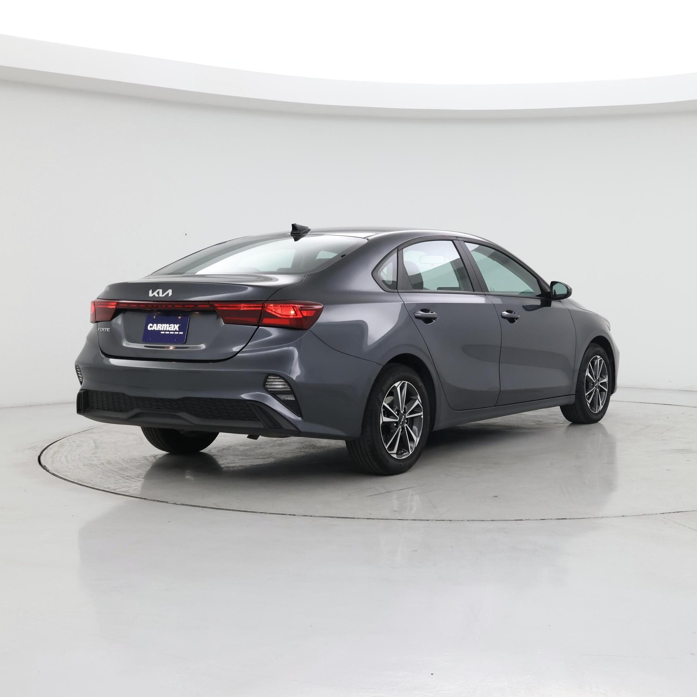 Thumbnail: 2024 Kia Forte - 8