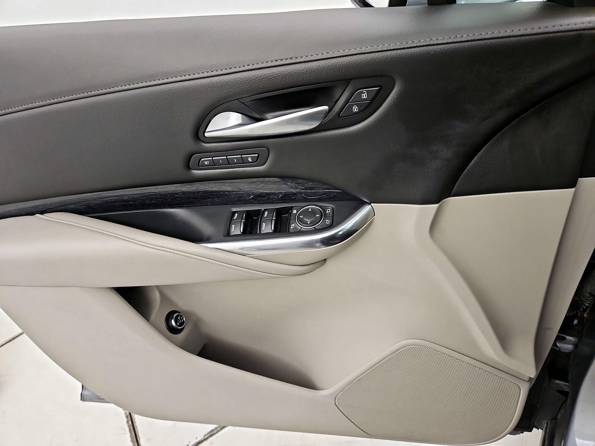 Thumbnail: 2023 Cadillac XT4 - 12