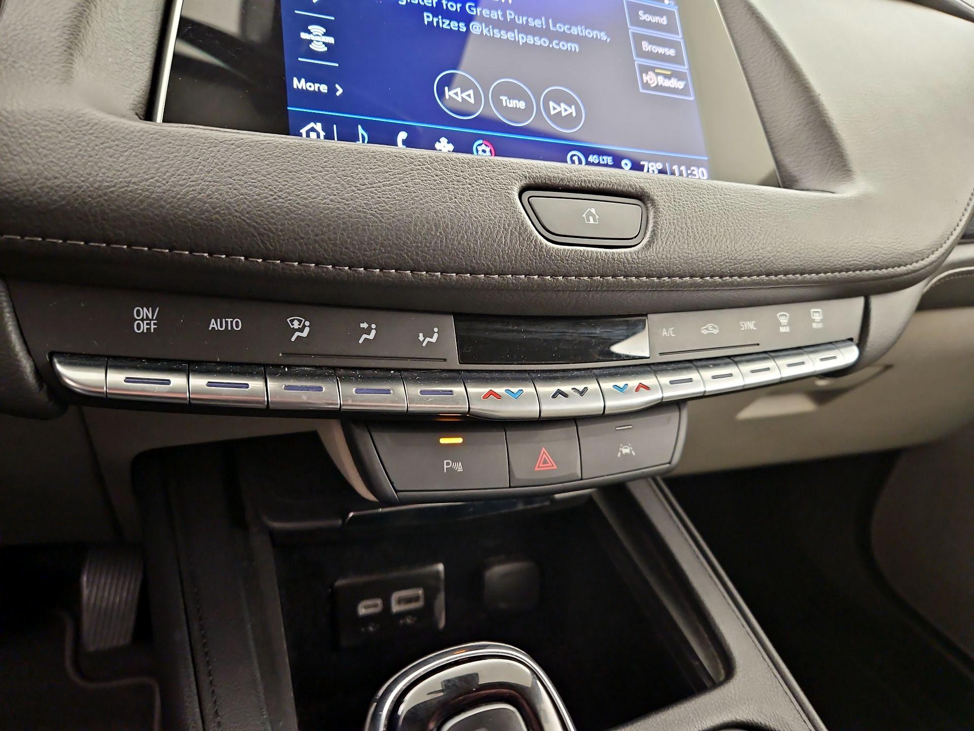 Thumbnail: 2023 Cadillac XT4 - 16