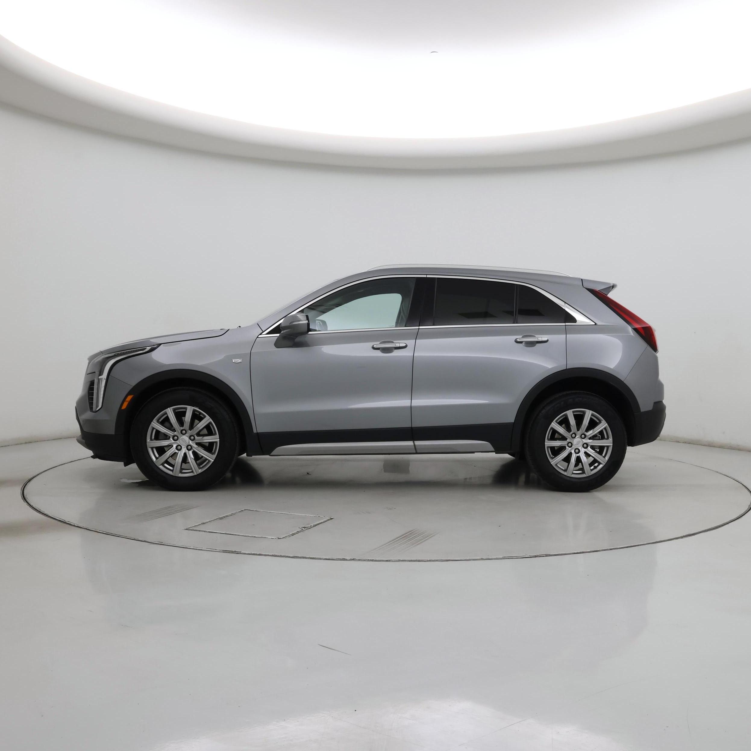 Thumbnail: 2023 Cadillac XT4 - 3