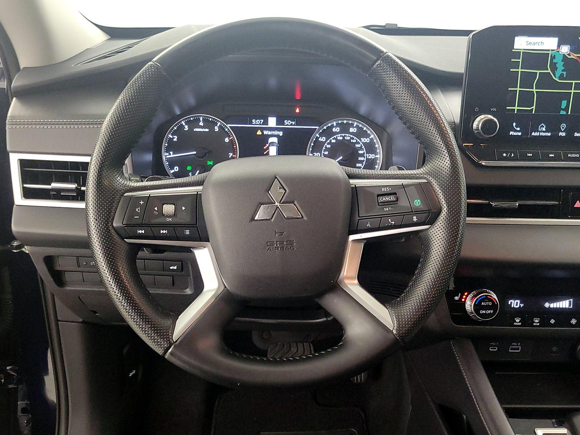 Thumbnail: 2024 Mitsubishi Outlander - 10